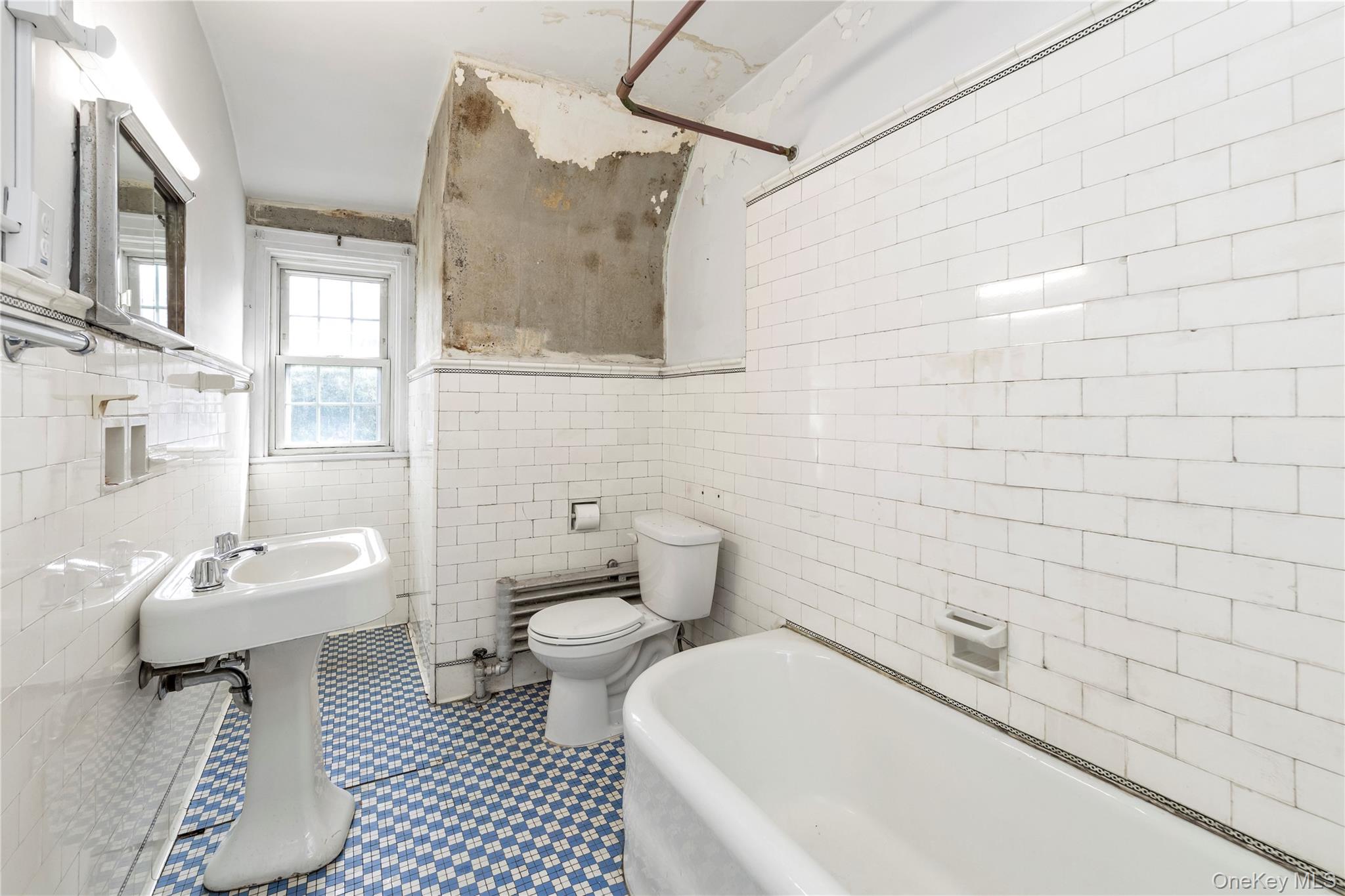 34-41 74th Street Property Photo 11