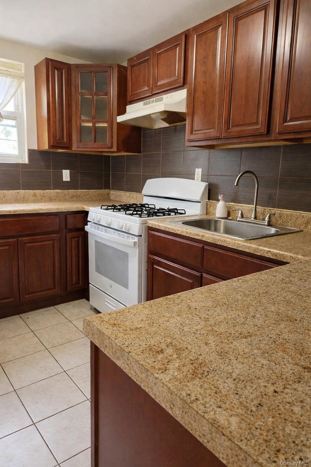 229 Macdougal Street Property Photo 6
