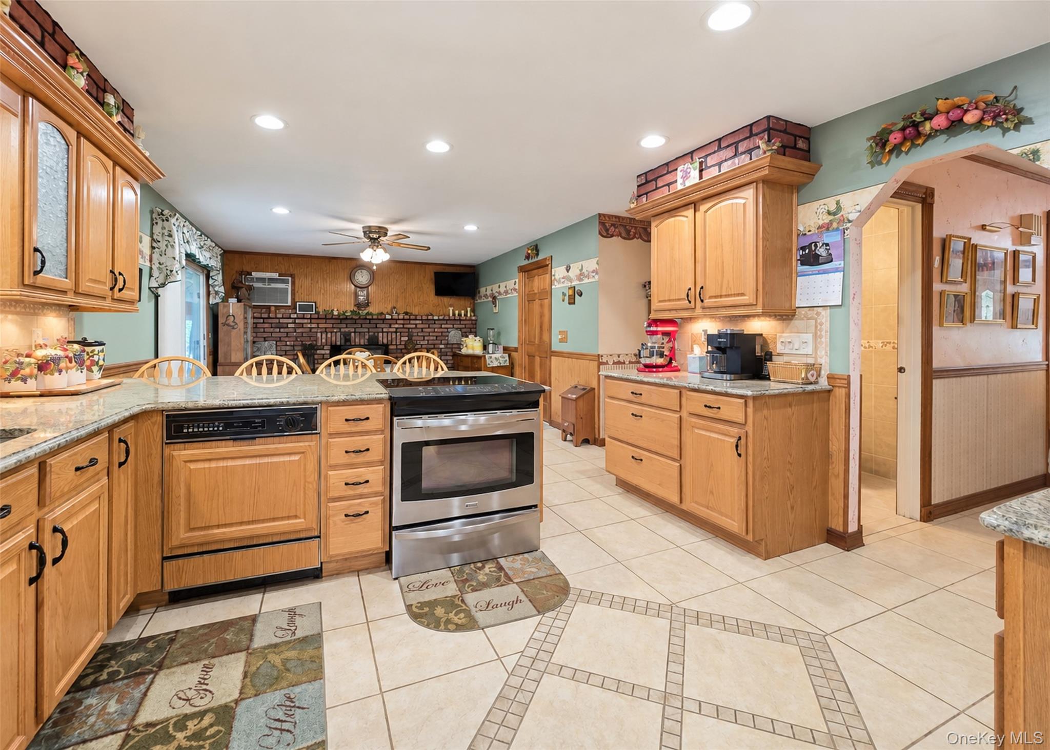 122 Evergreen Avenue Property Photo 3