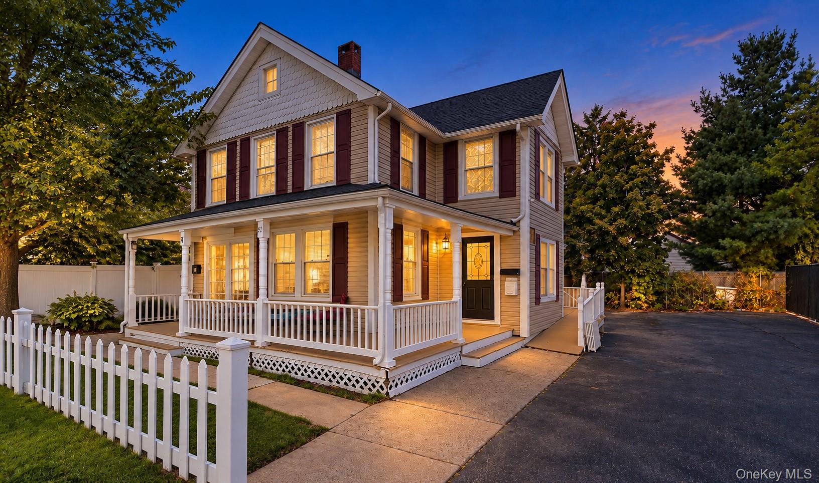 21 Carleton Avenue Property Photo 2