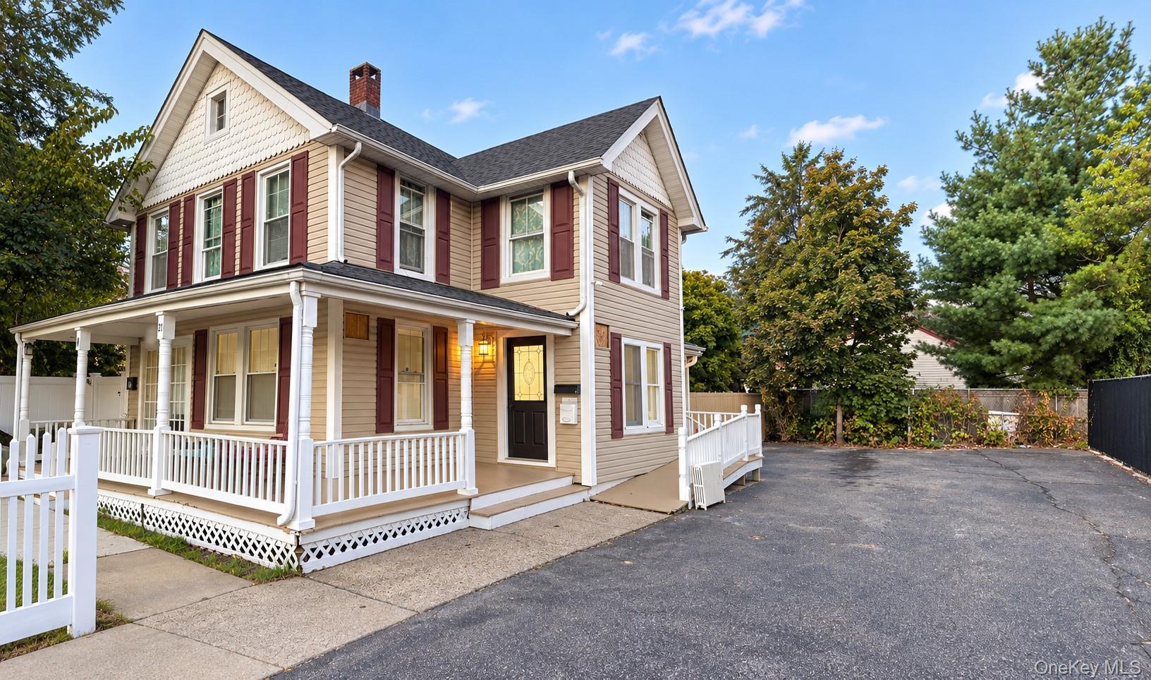 21 Carleton Avenue Property Photo 3