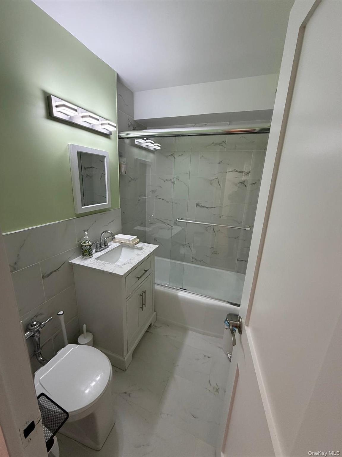 155 E 38th Street 2a Property Photo 10