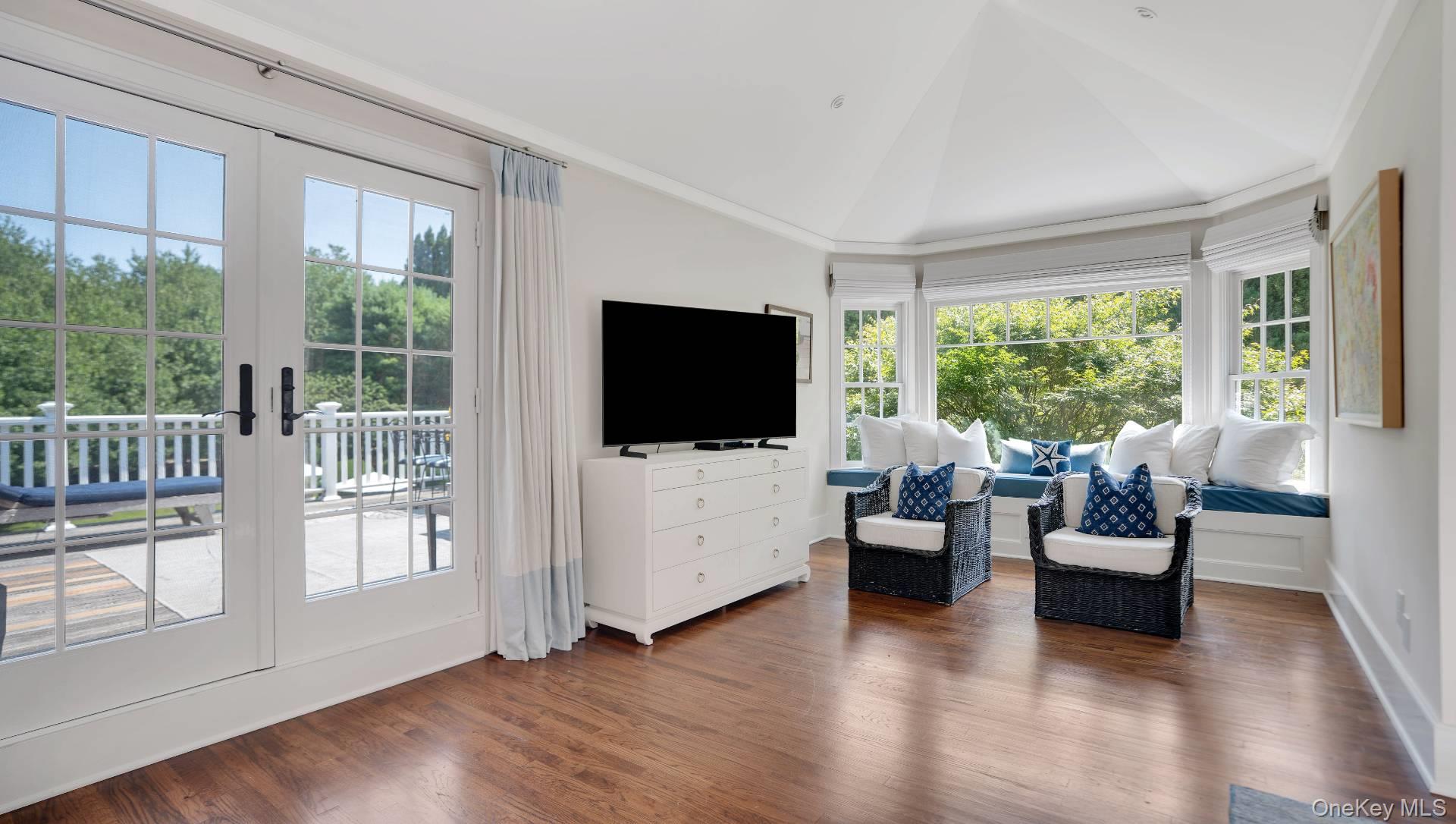 329 Georgica Road Property Photo 30