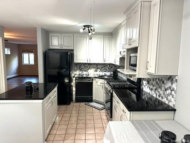 188 Sterling Place Property Photo 3
