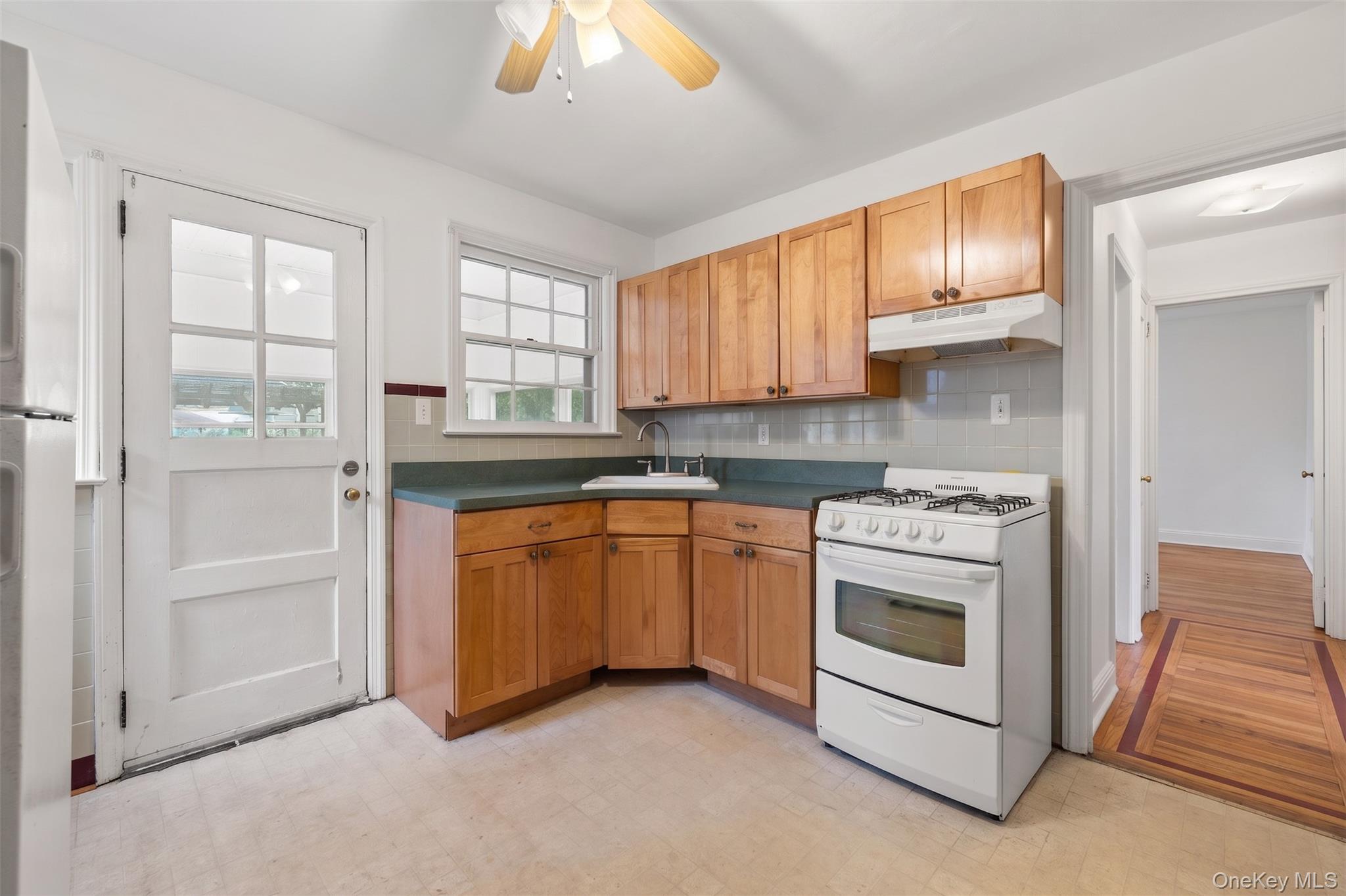 12 Benjamin Avenue Property Photo 3