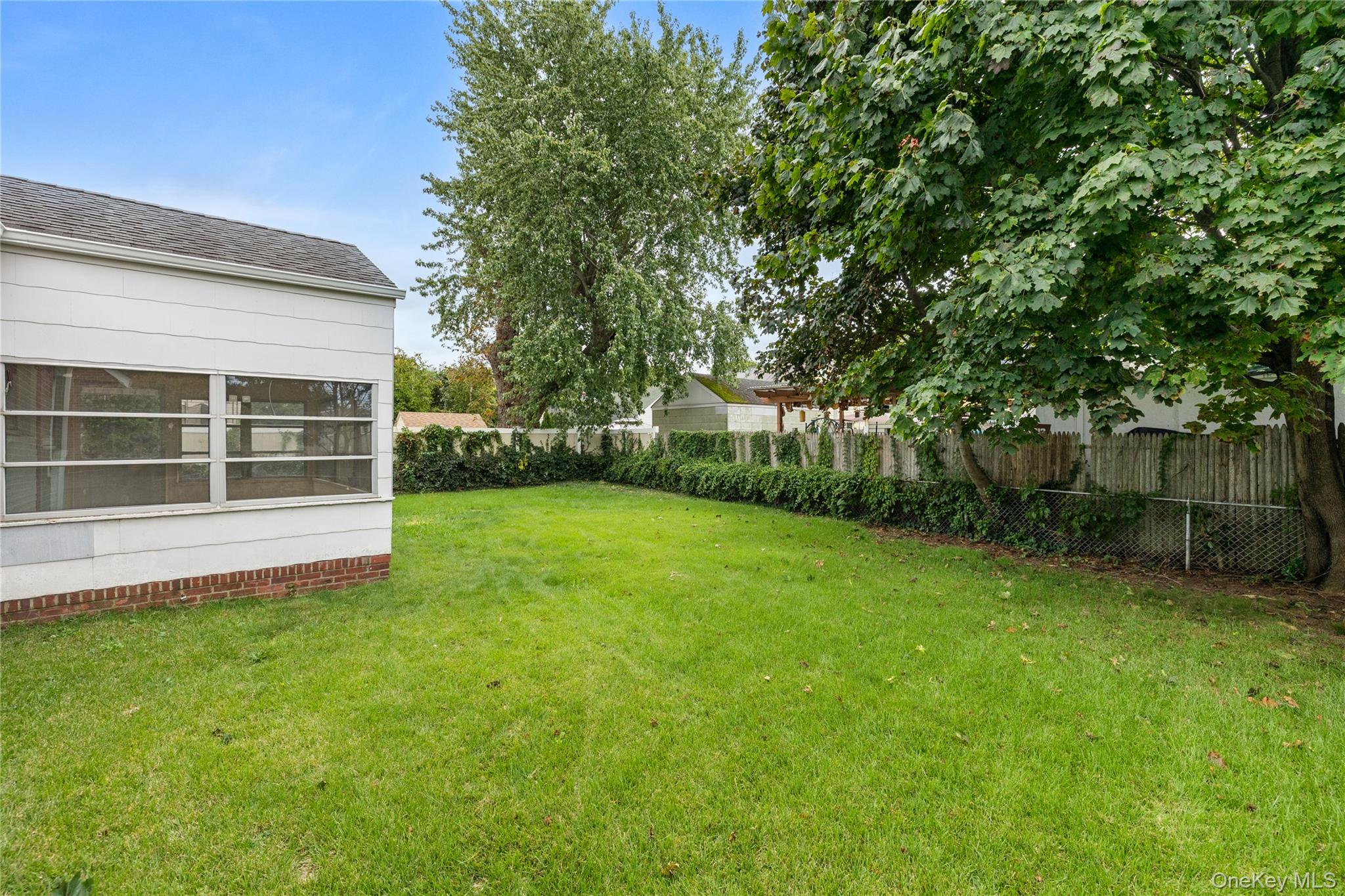 12 Benjamin Avenue Property Photo 18