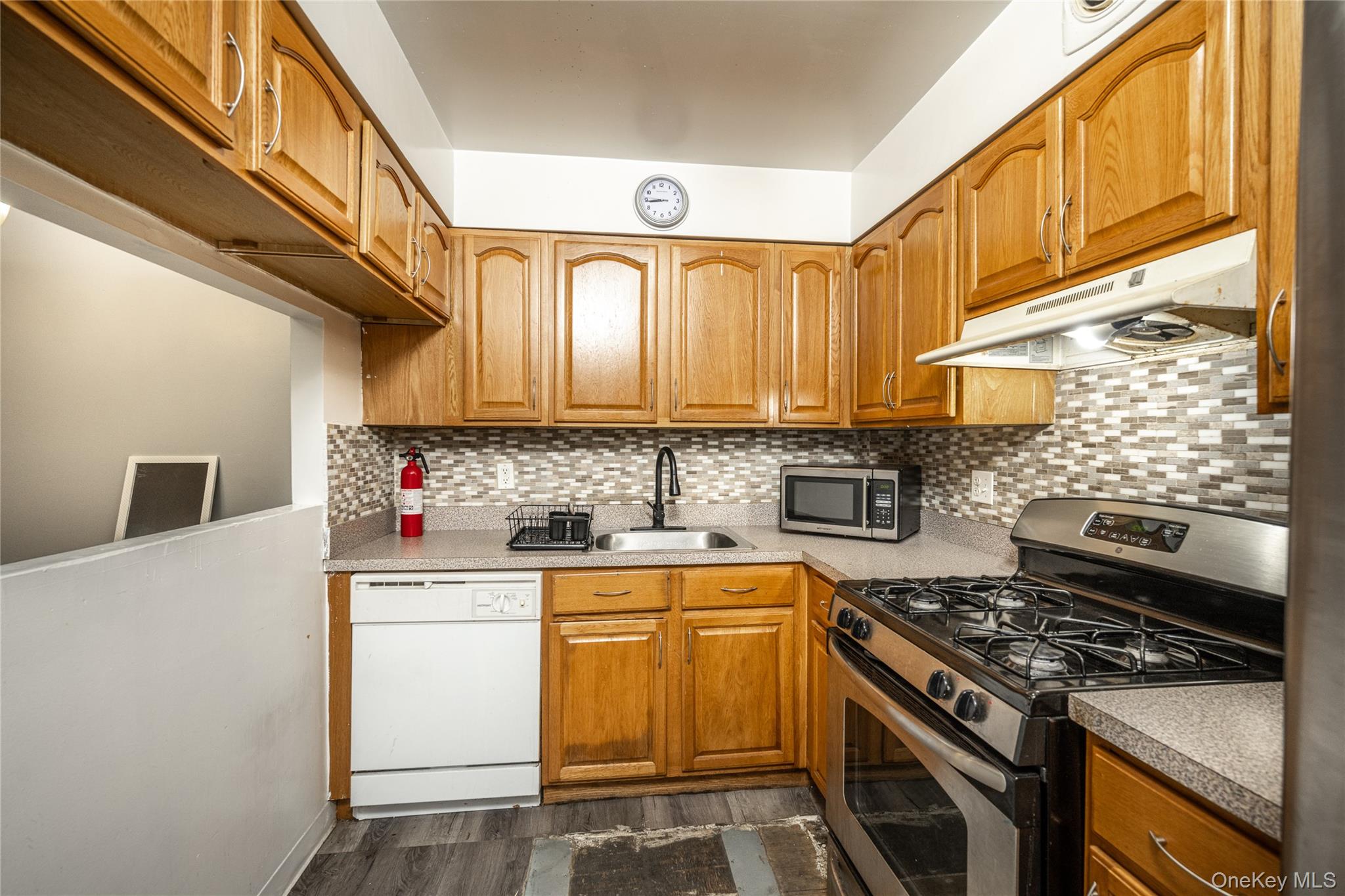1164 Union Avenue Property Photo 6