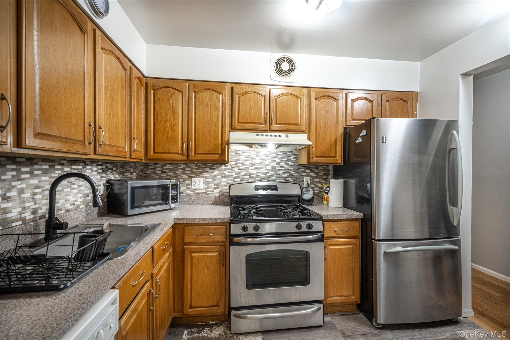 1164 Union Avenue Property Photo 7