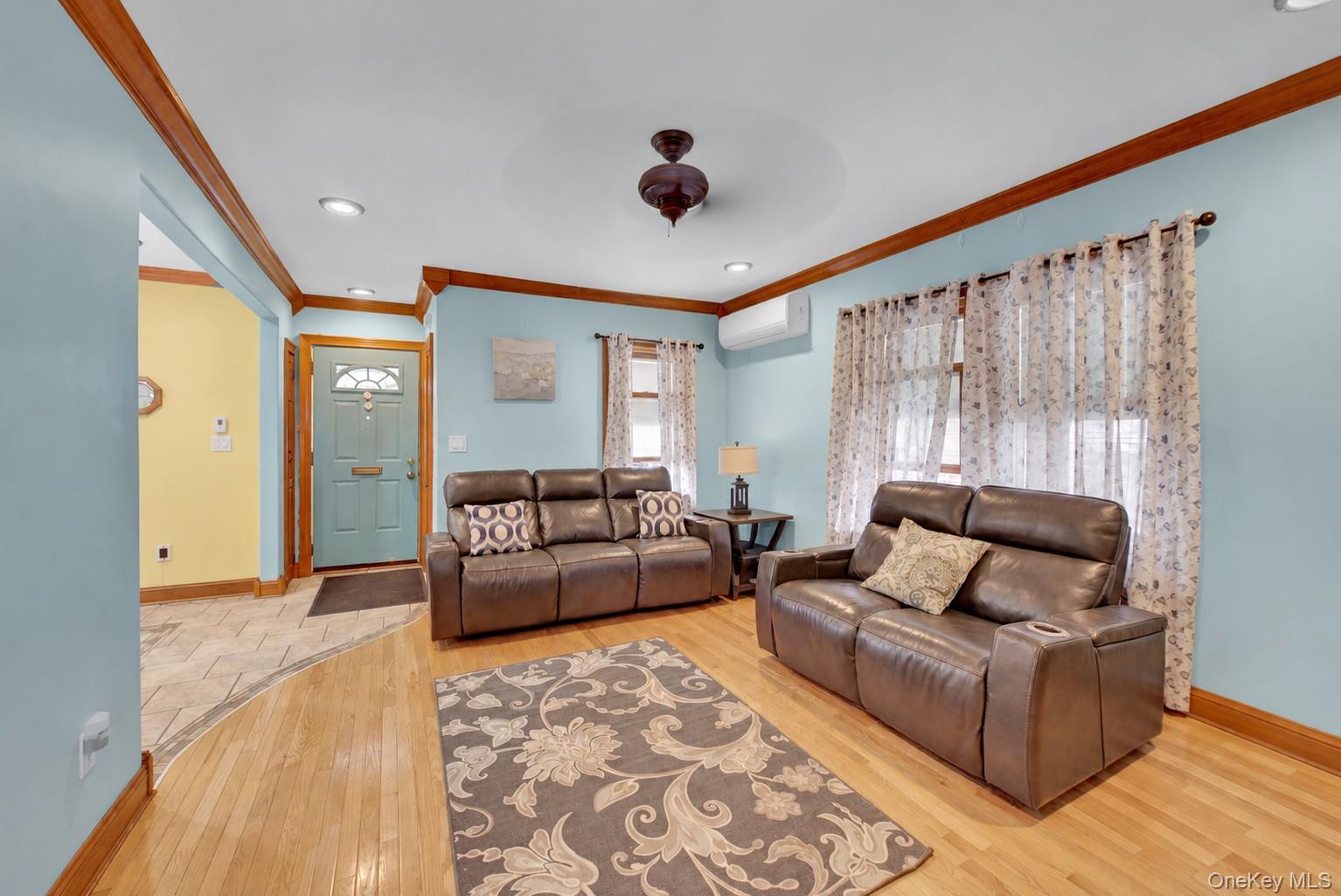 138-33 62nd Road Property Photo 4