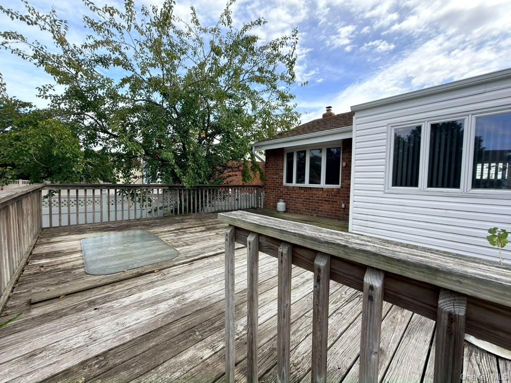 925 Northern Boulevard Property Photo 3