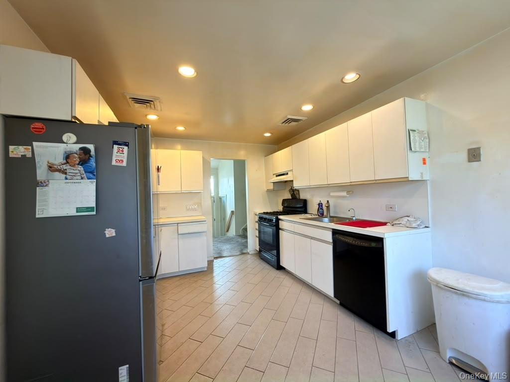 925 Northern Boulevard Property Photo 11