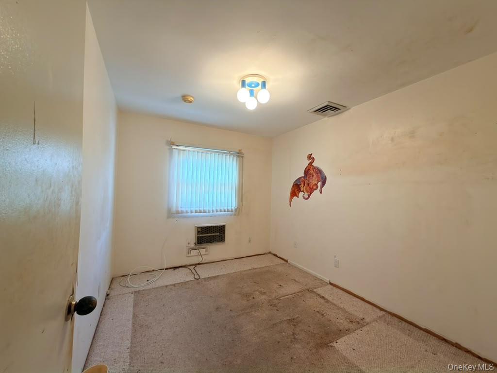 925 Northern Boulevard Property Photo 14