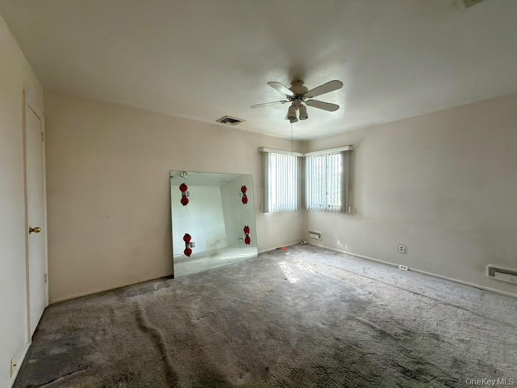 925 Northern Boulevard Property Photo 15