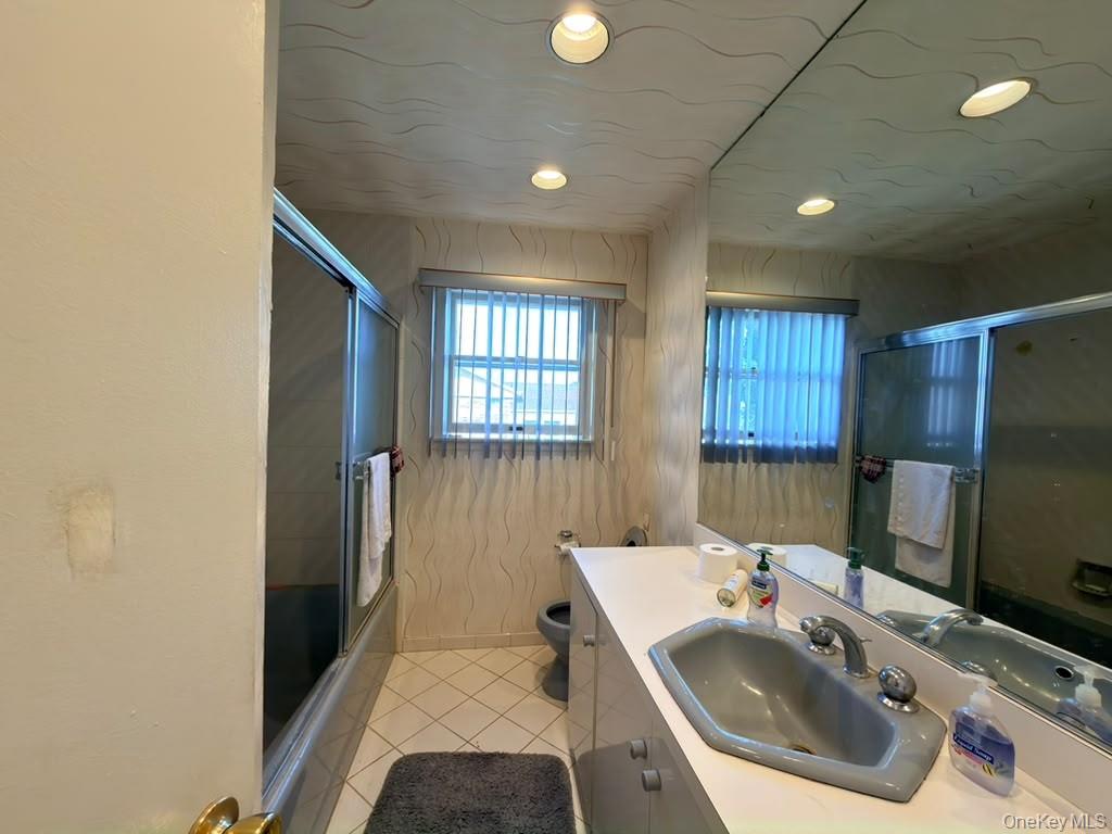 925 Northern Boulevard Property Photo 22