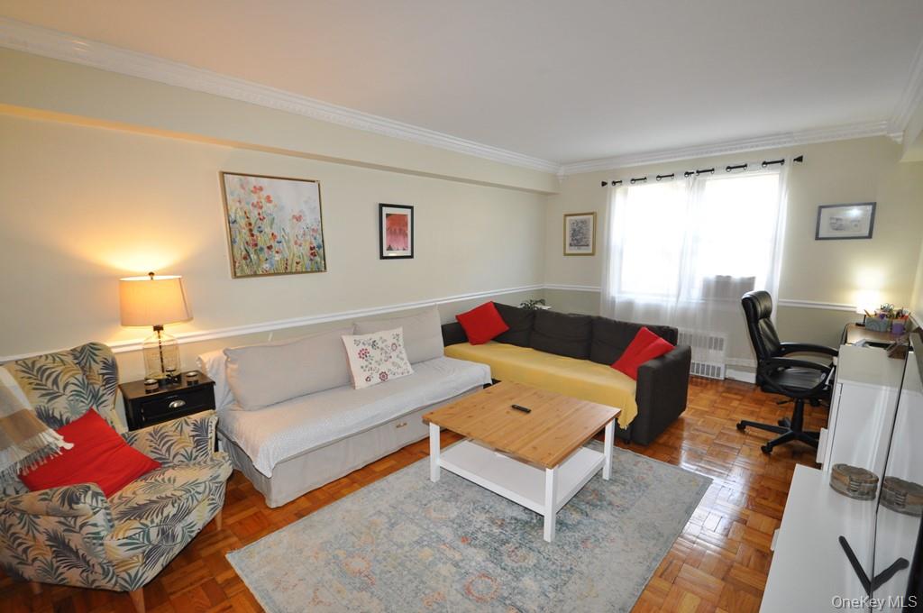 142 Garth Road 1C Property Photo 1