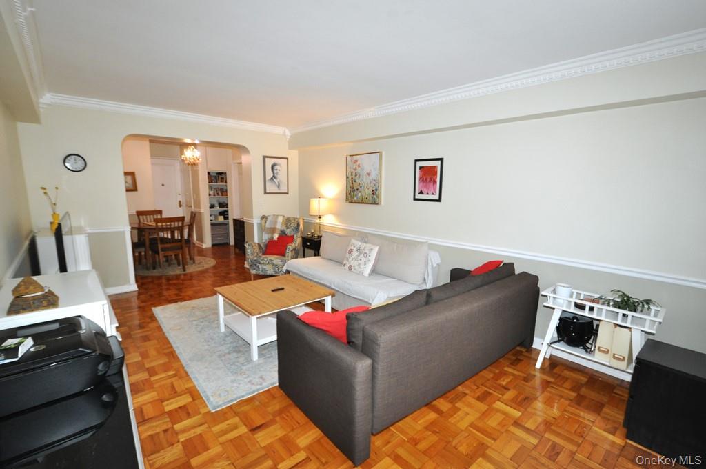 142 Garth Road 1c Property Photo 4
