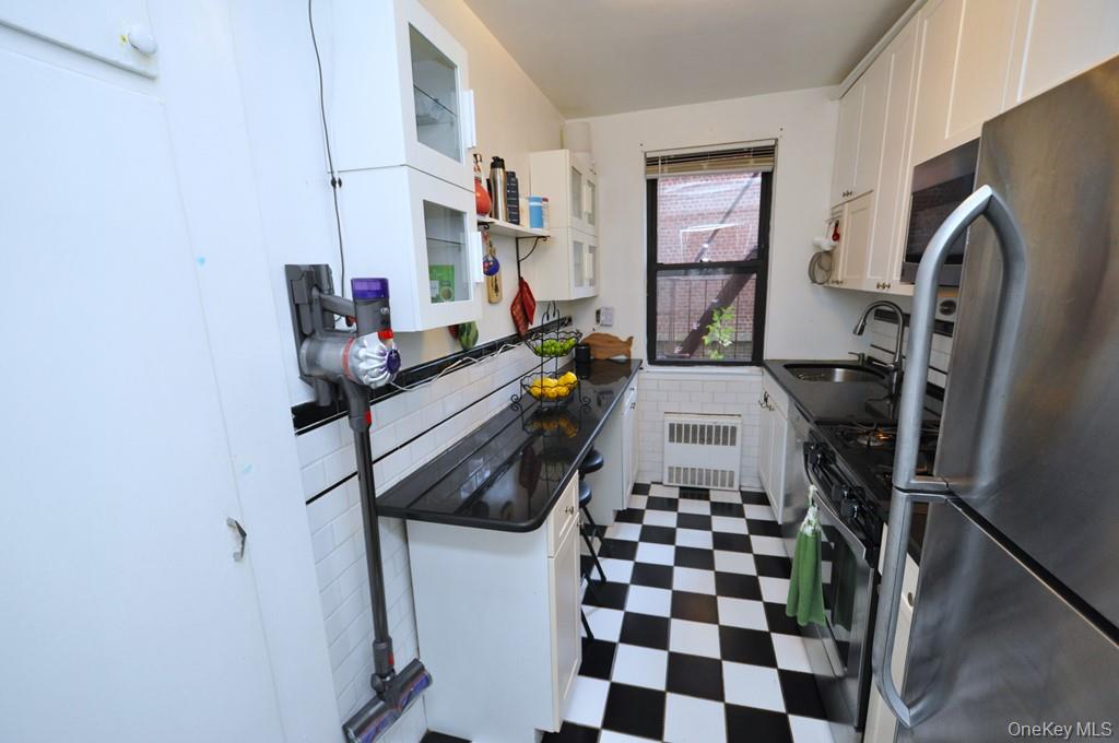 142 Garth Road 1c Property Photo 13