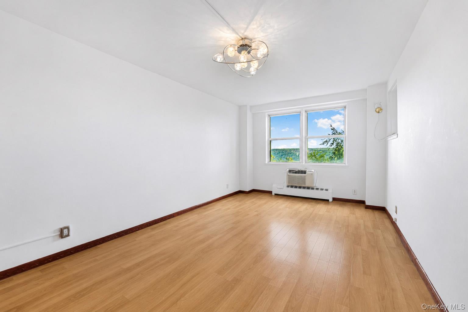 5800 Arlington Avenue 7l Property Photo 5