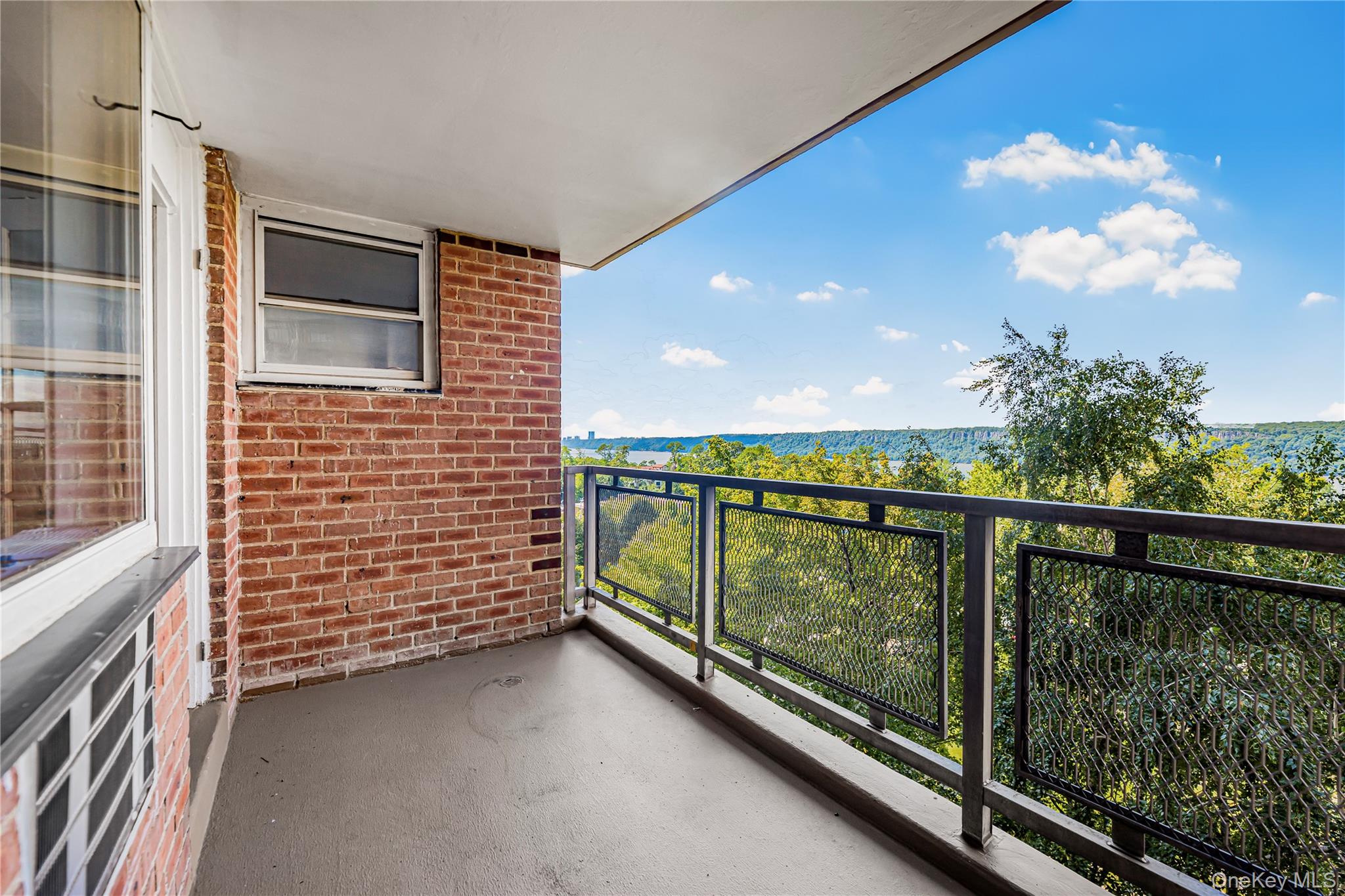 5800 Arlington Avenue 7l Property Photo 7