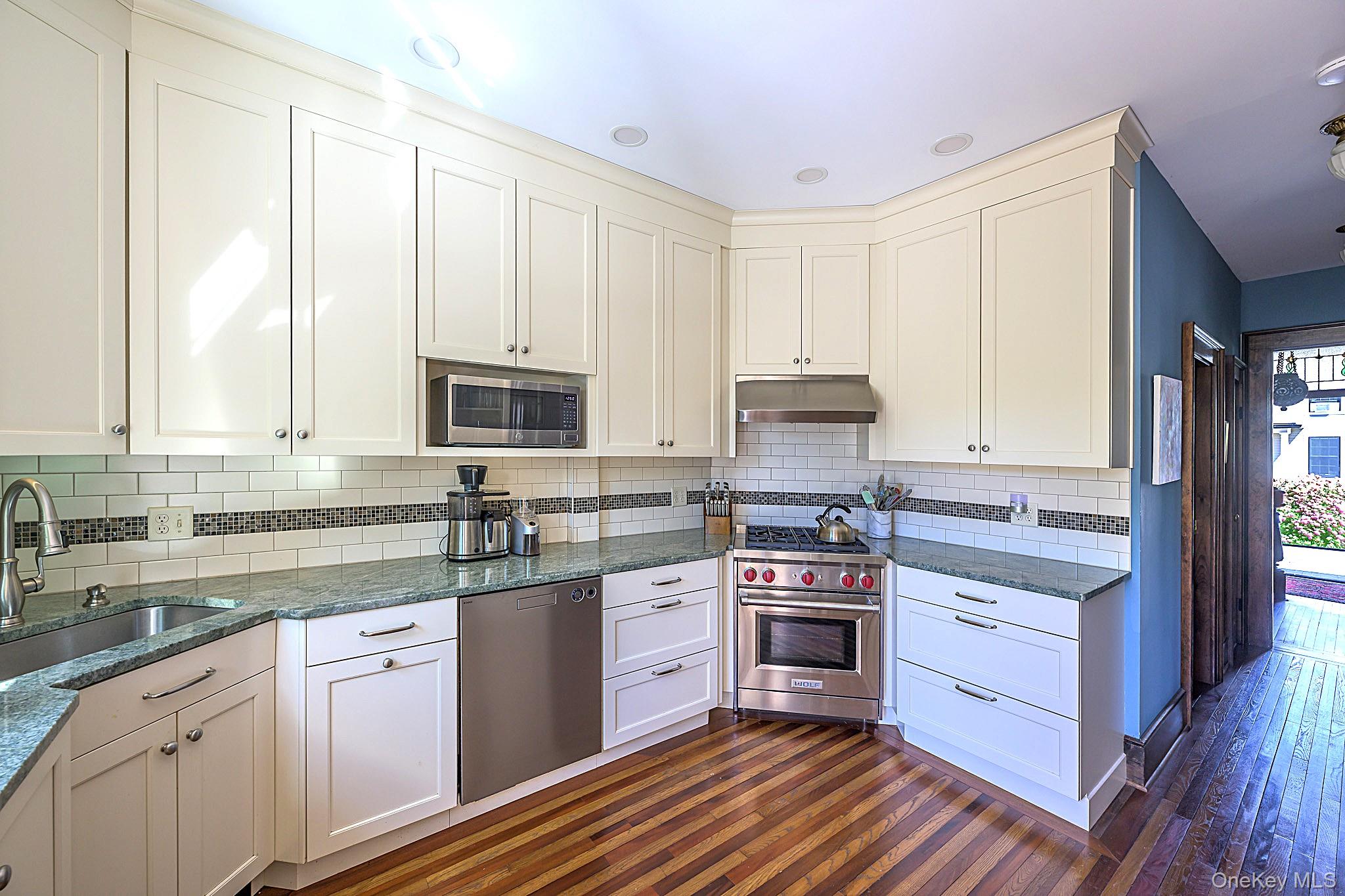 525-527 Union Street Property Photo 10