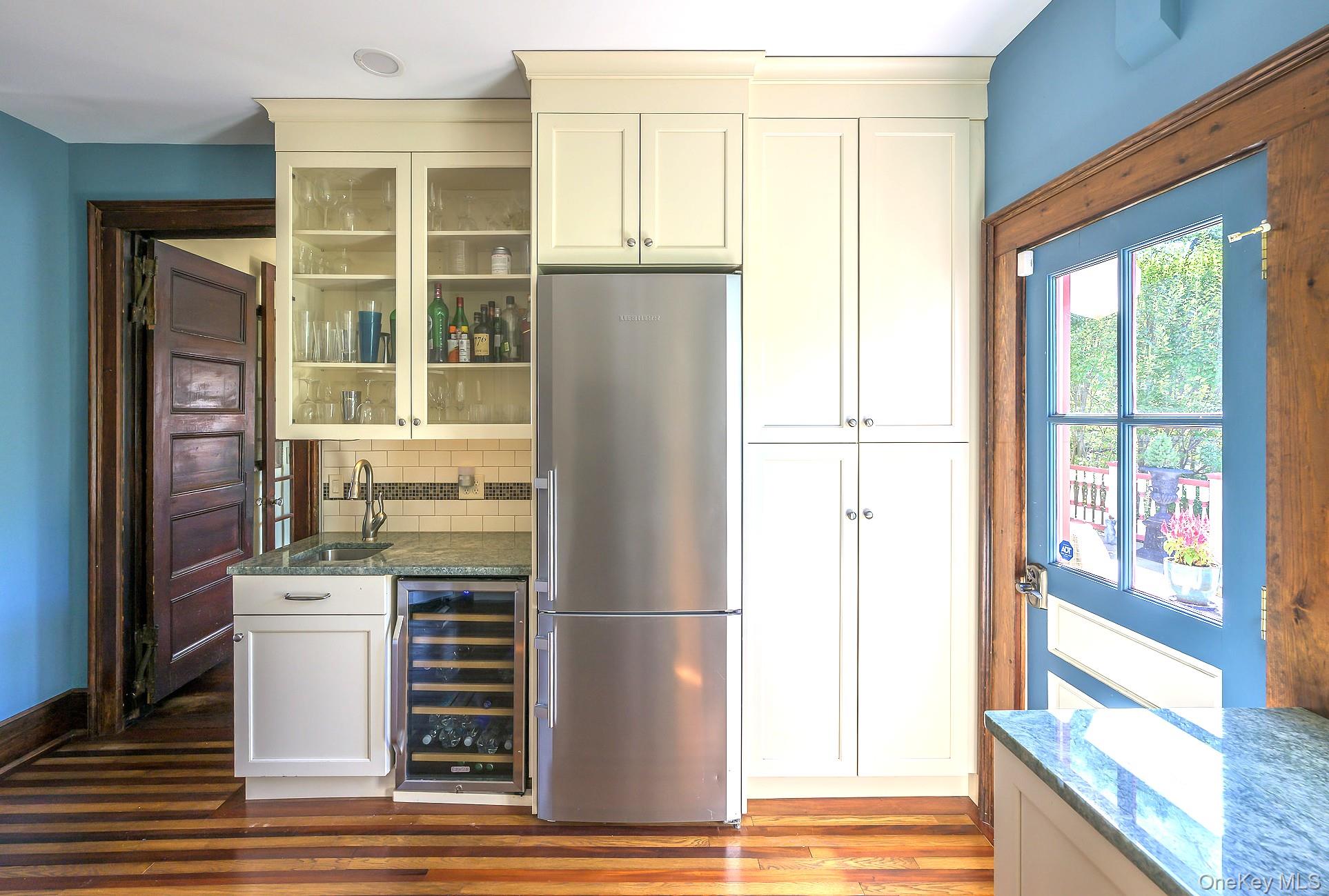 525-527 Union Street Property Photo 11