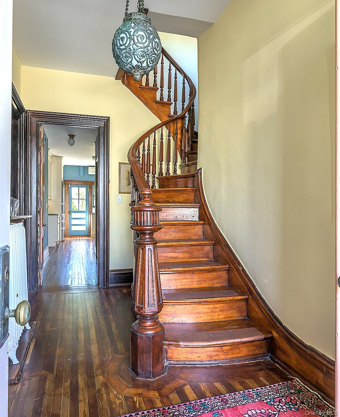 525-527 Union Street Property Photo 15