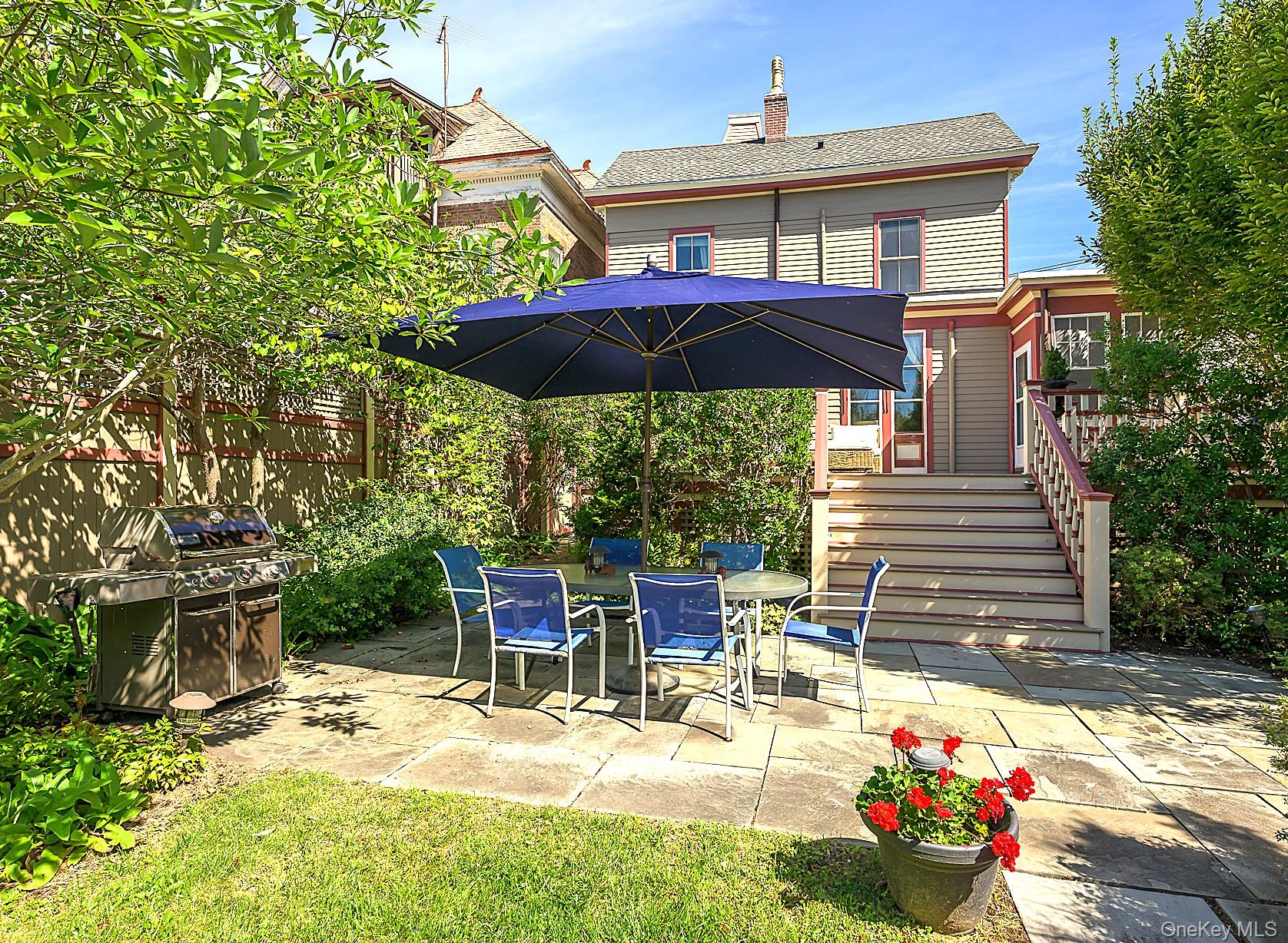 525-527 Union Street Property Photo 33