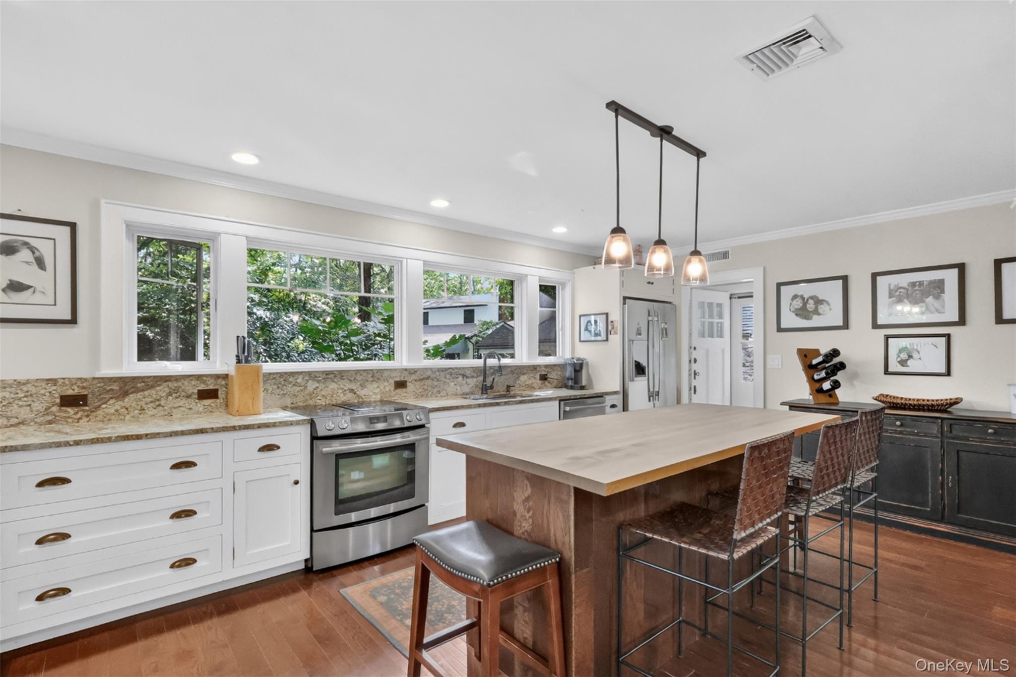 9 Oleander Drive Property Photo 3