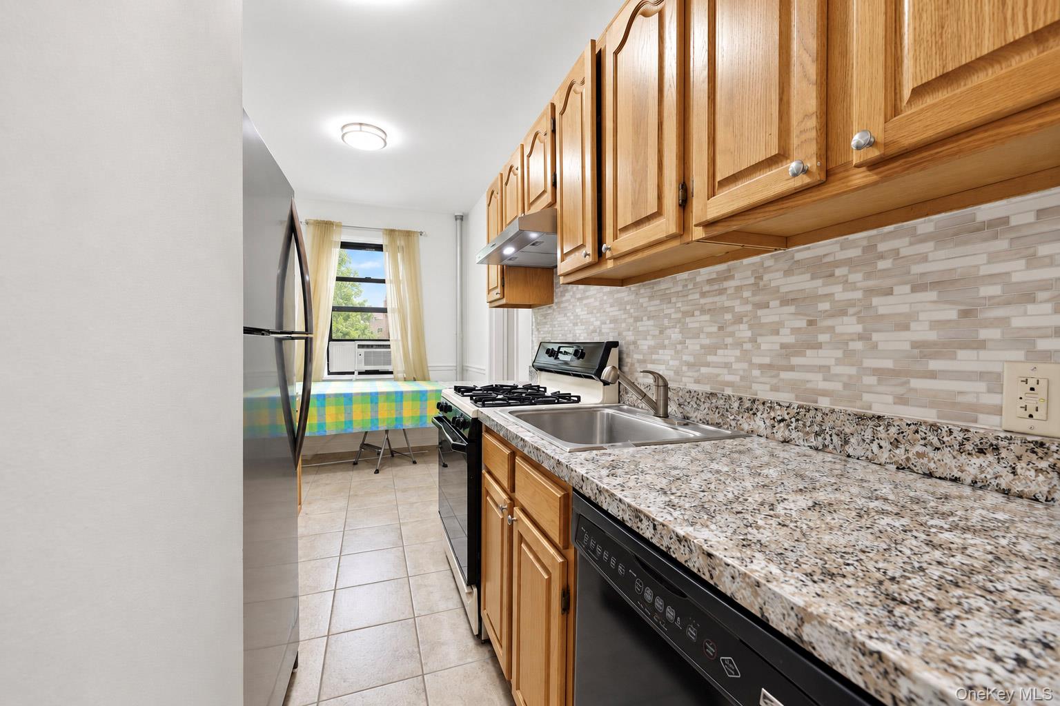 68 E Hartsdale Avenue 4k Property Photo 3