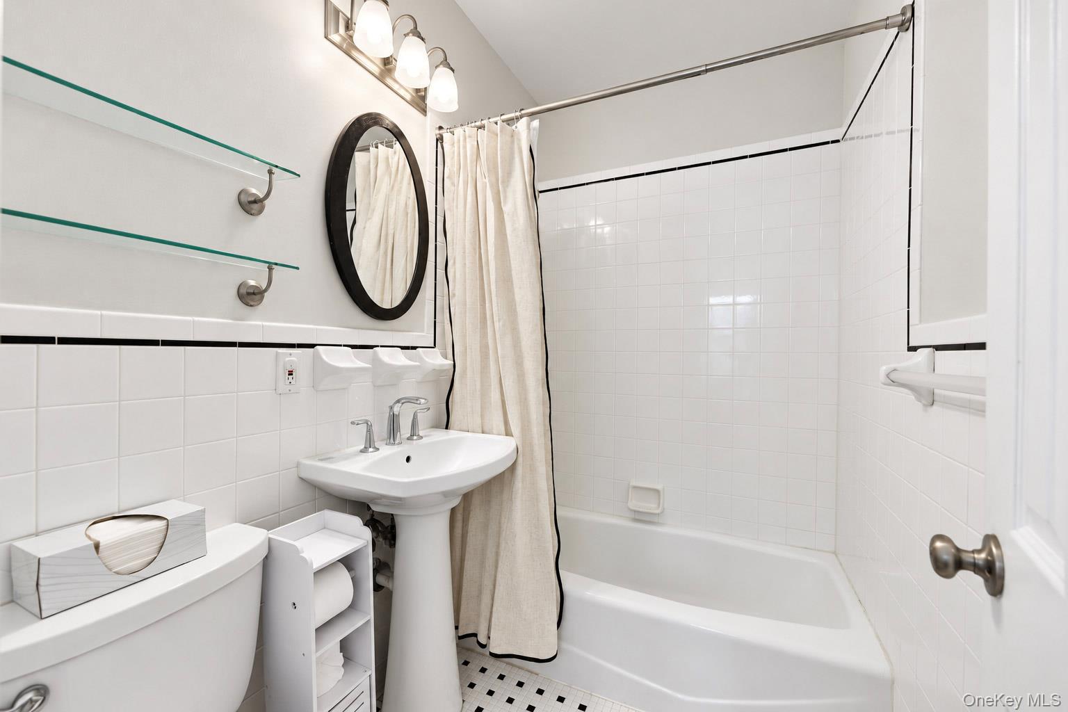 68 E Hartsdale Avenue 4k Property Photo 4