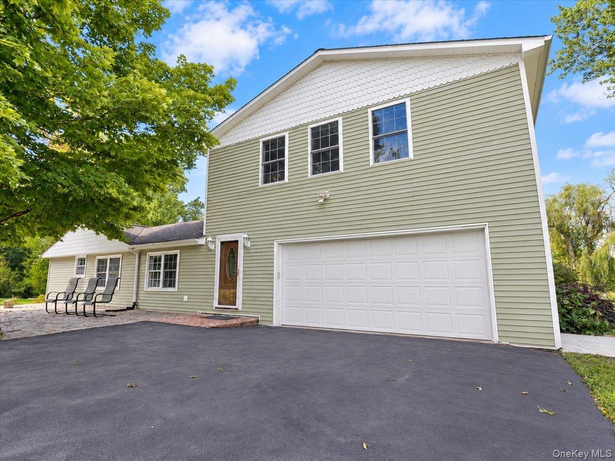 8 Acorn Drive Property Photo 1