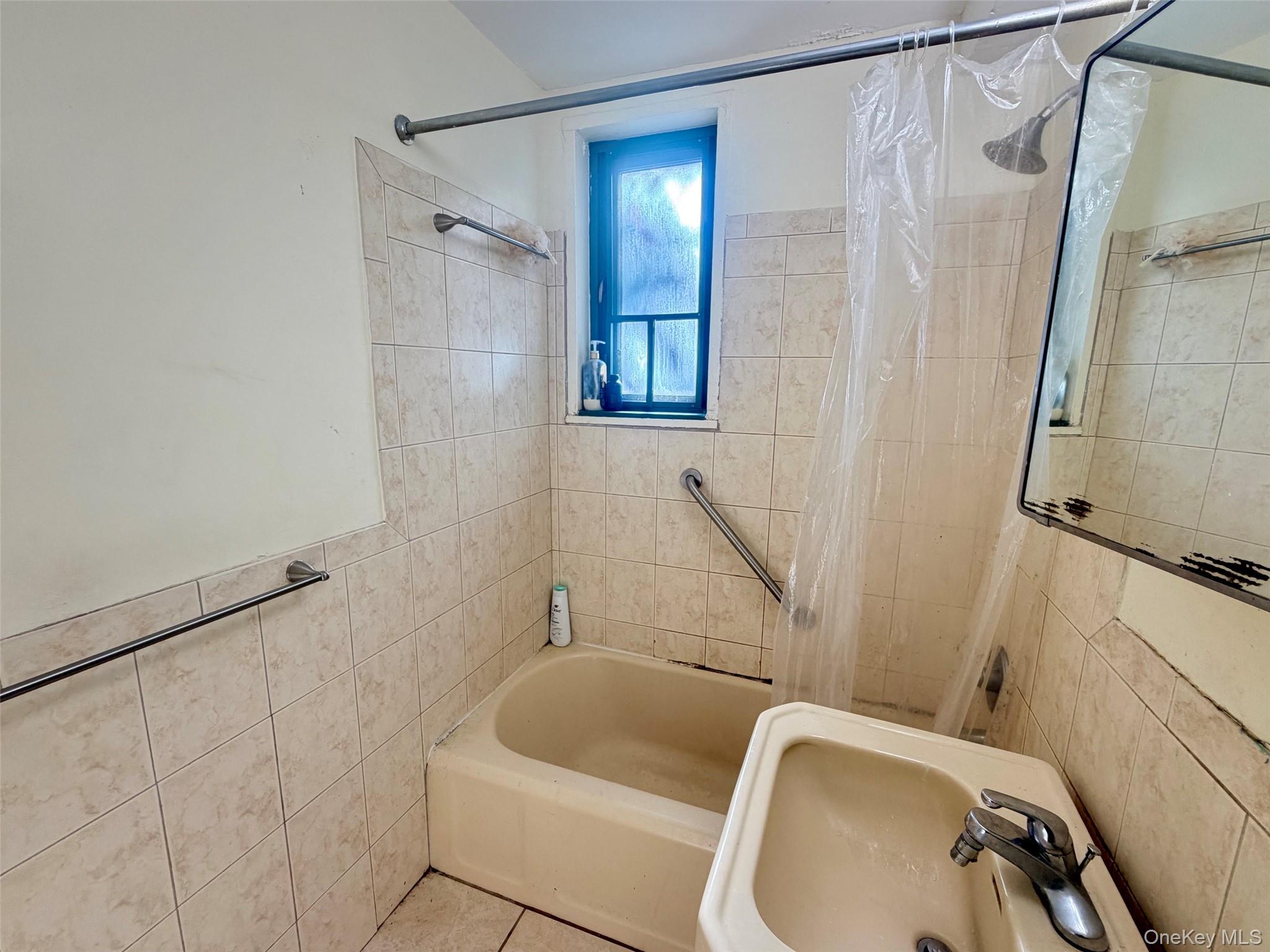 2049 Mcgraw Avenue 6h Property Photo 3