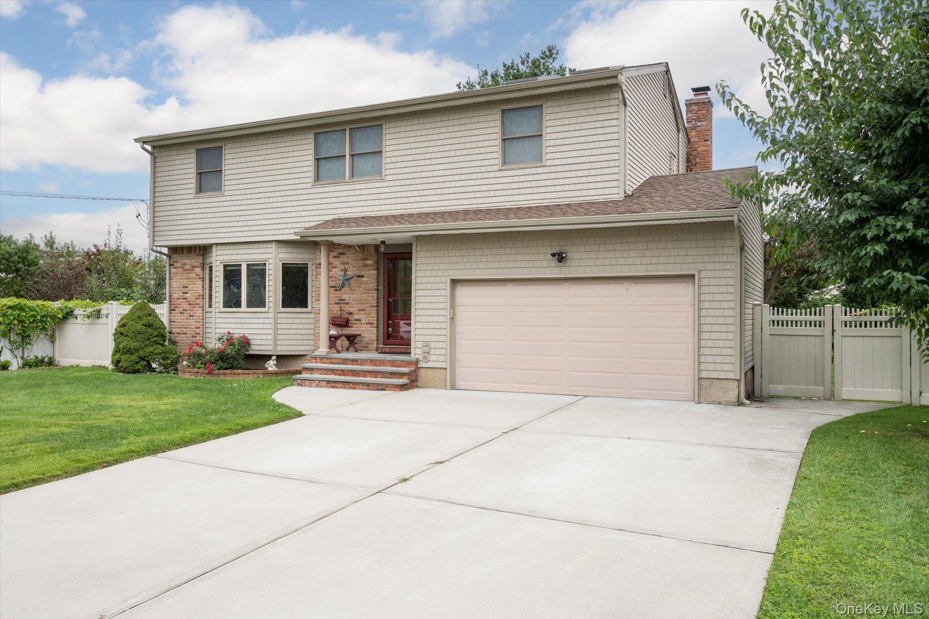 73 Anndom Court Property Photo 3