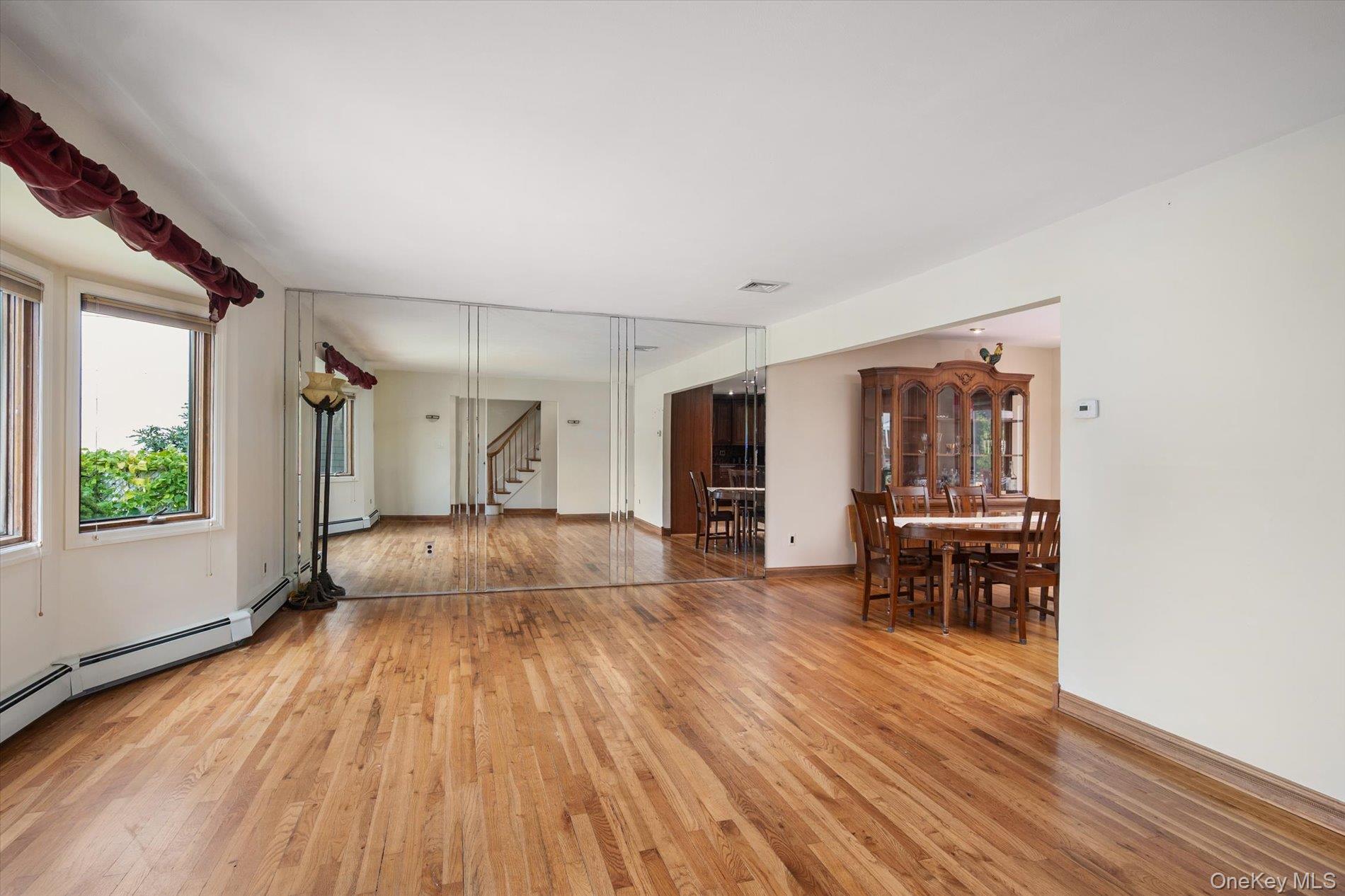 73 Anndom Court Property Photo 4
