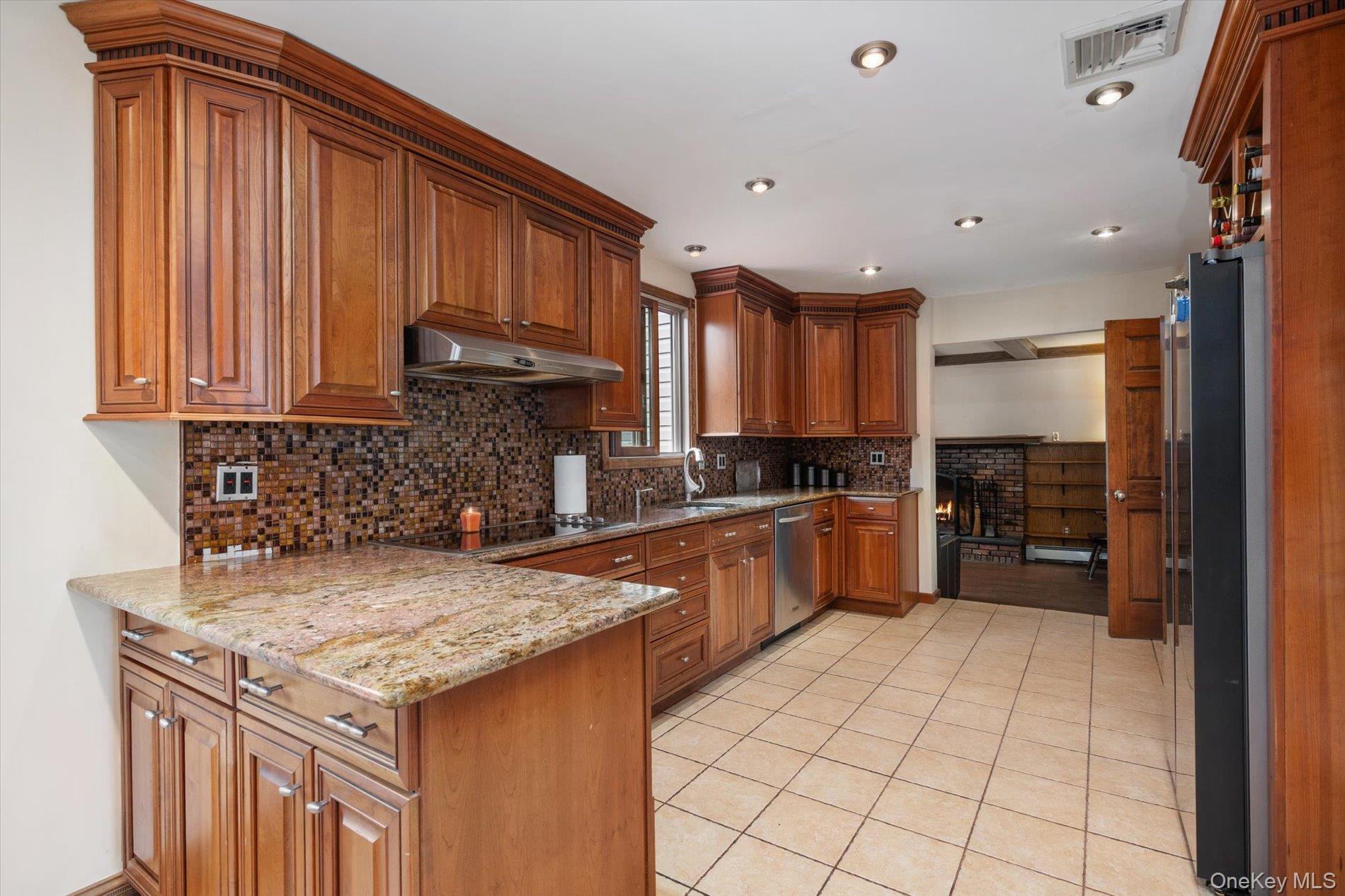 73 Anndom Court Property Photo 8