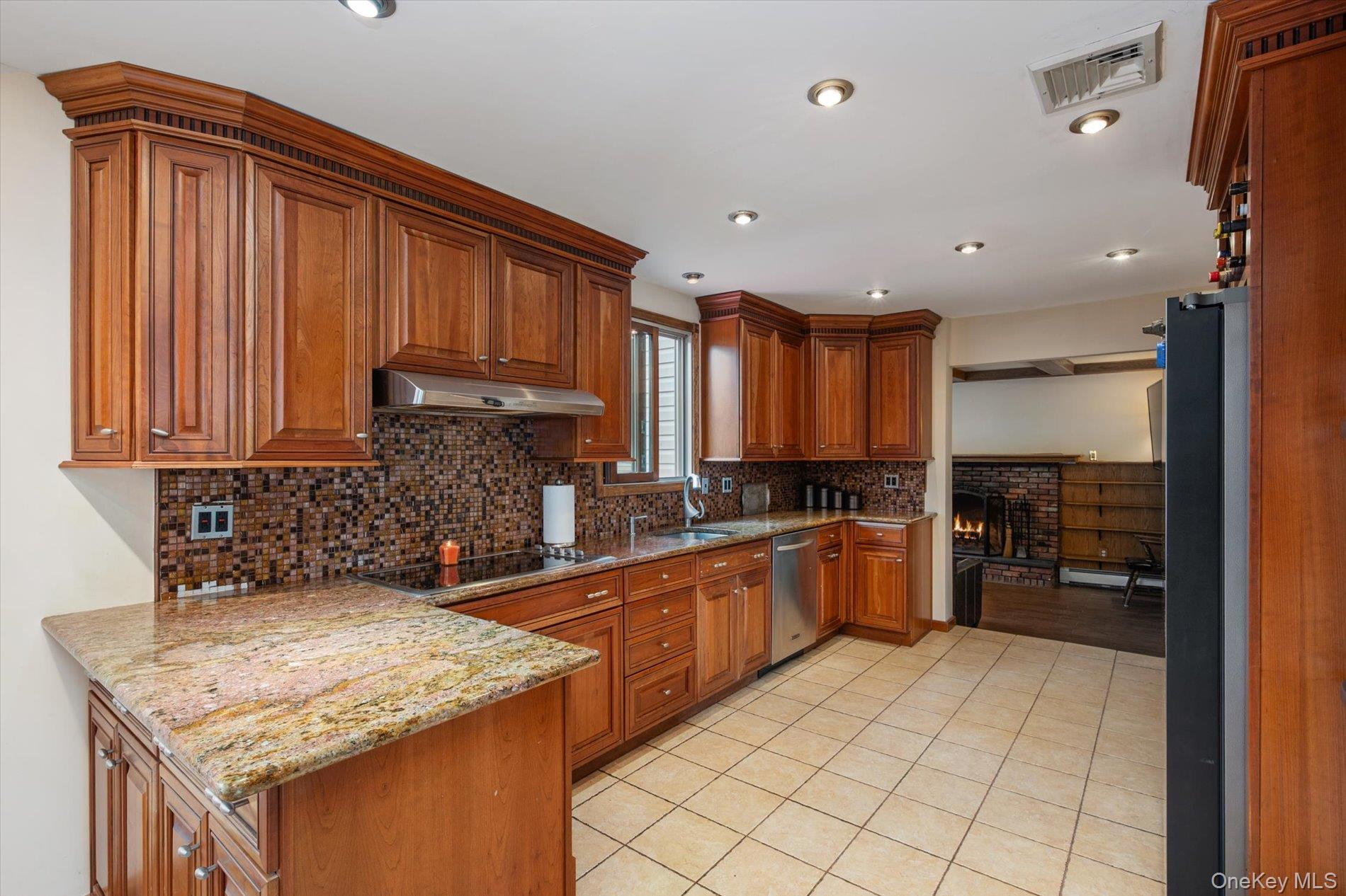 73 Anndom Court Property Photo 9