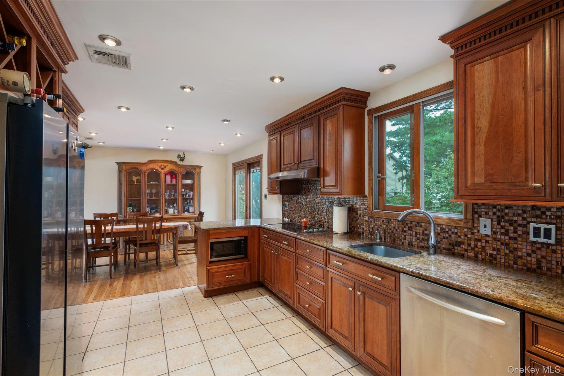 73 Anndom Court Property Photo 10