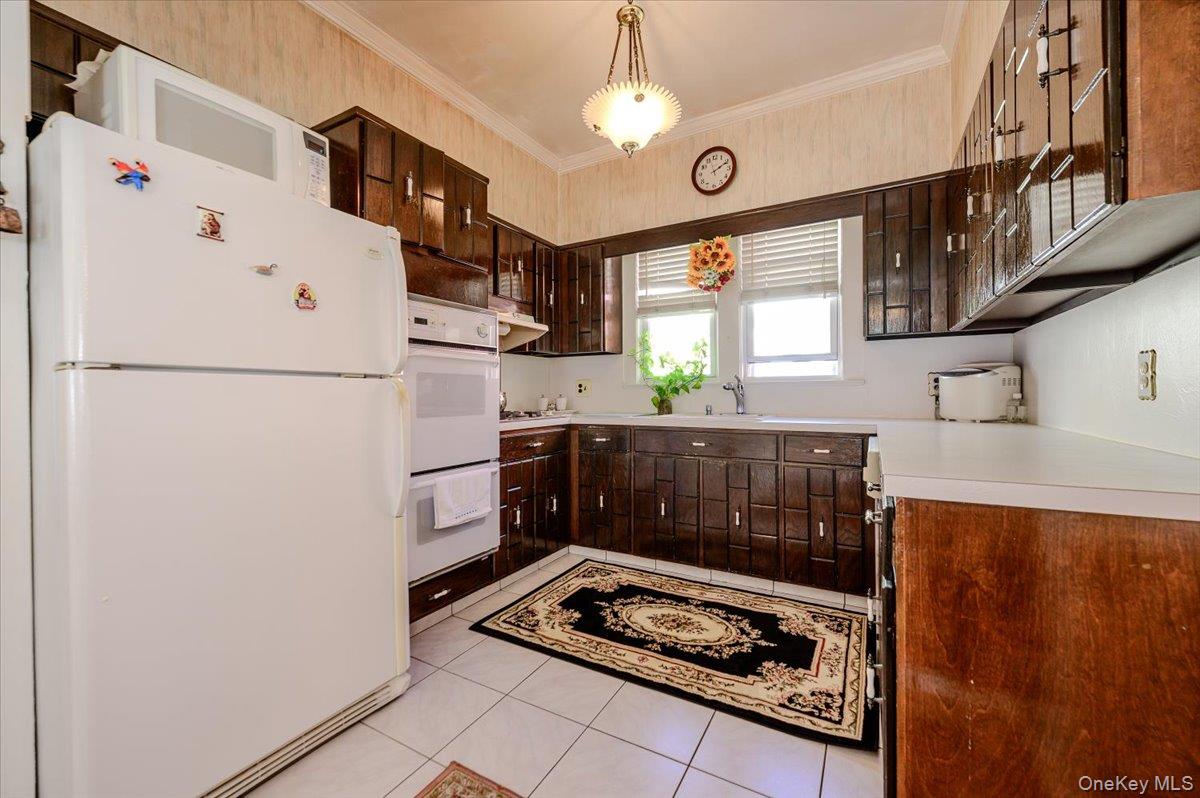 2222 Fenton Avenue Property Photo 7