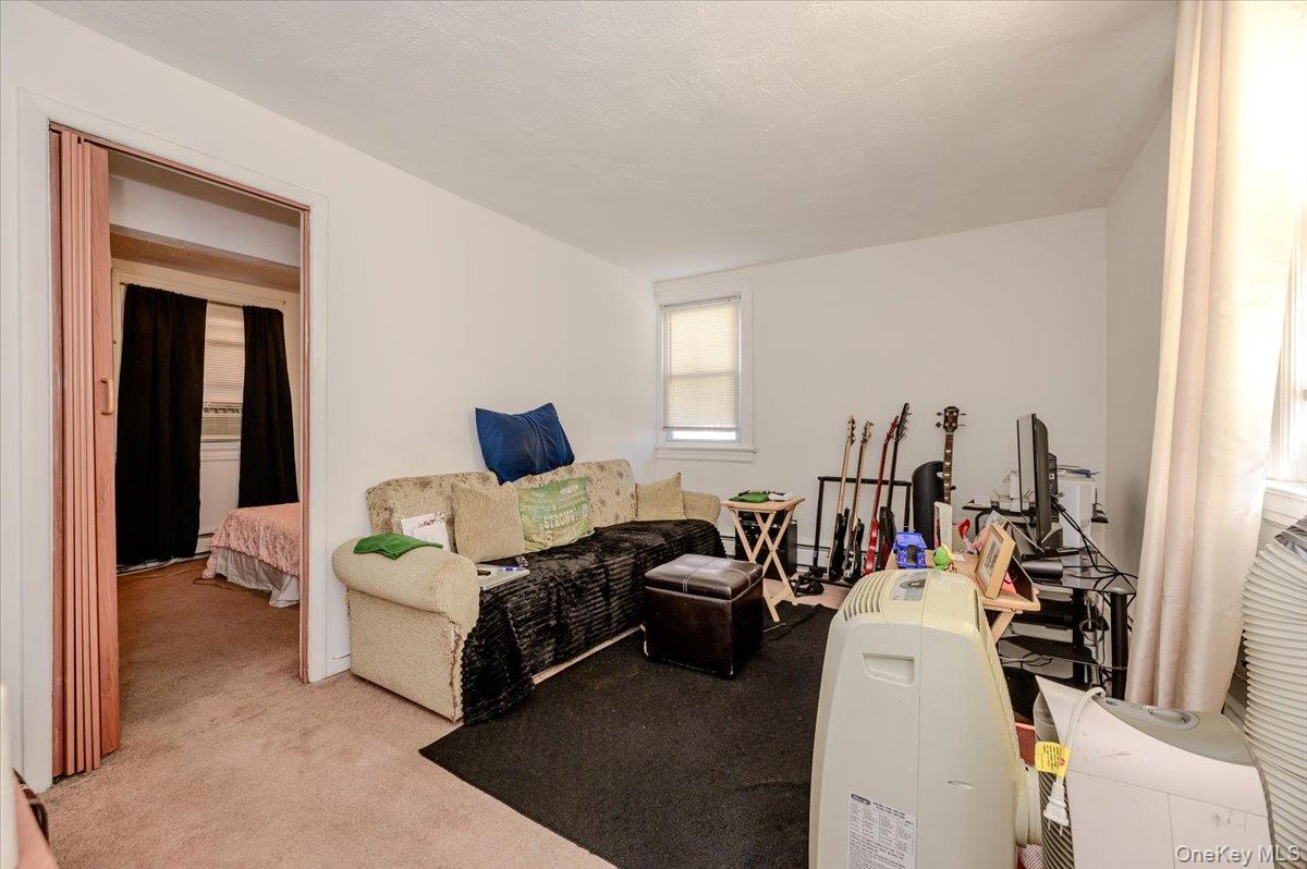 2222 Fenton Avenue Property Photo 15