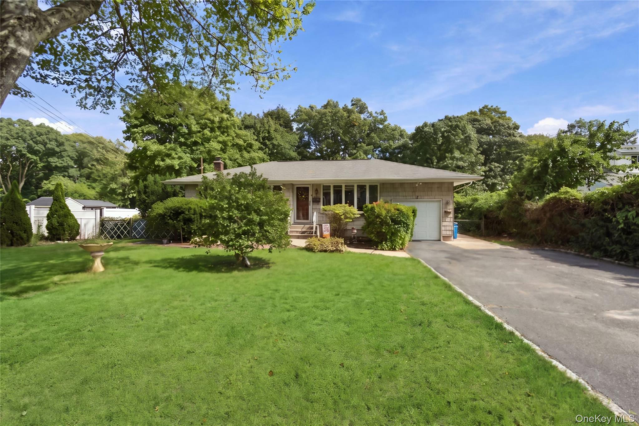 1024 Howells Road Property Photo 1