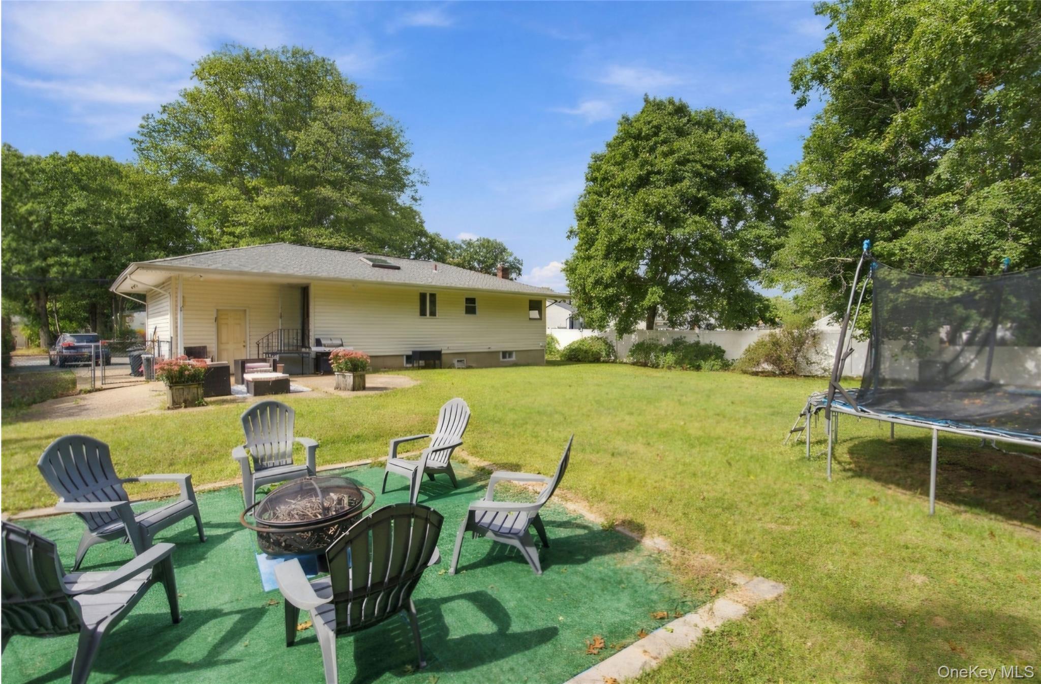 1024 Howells Road Property Photo 12