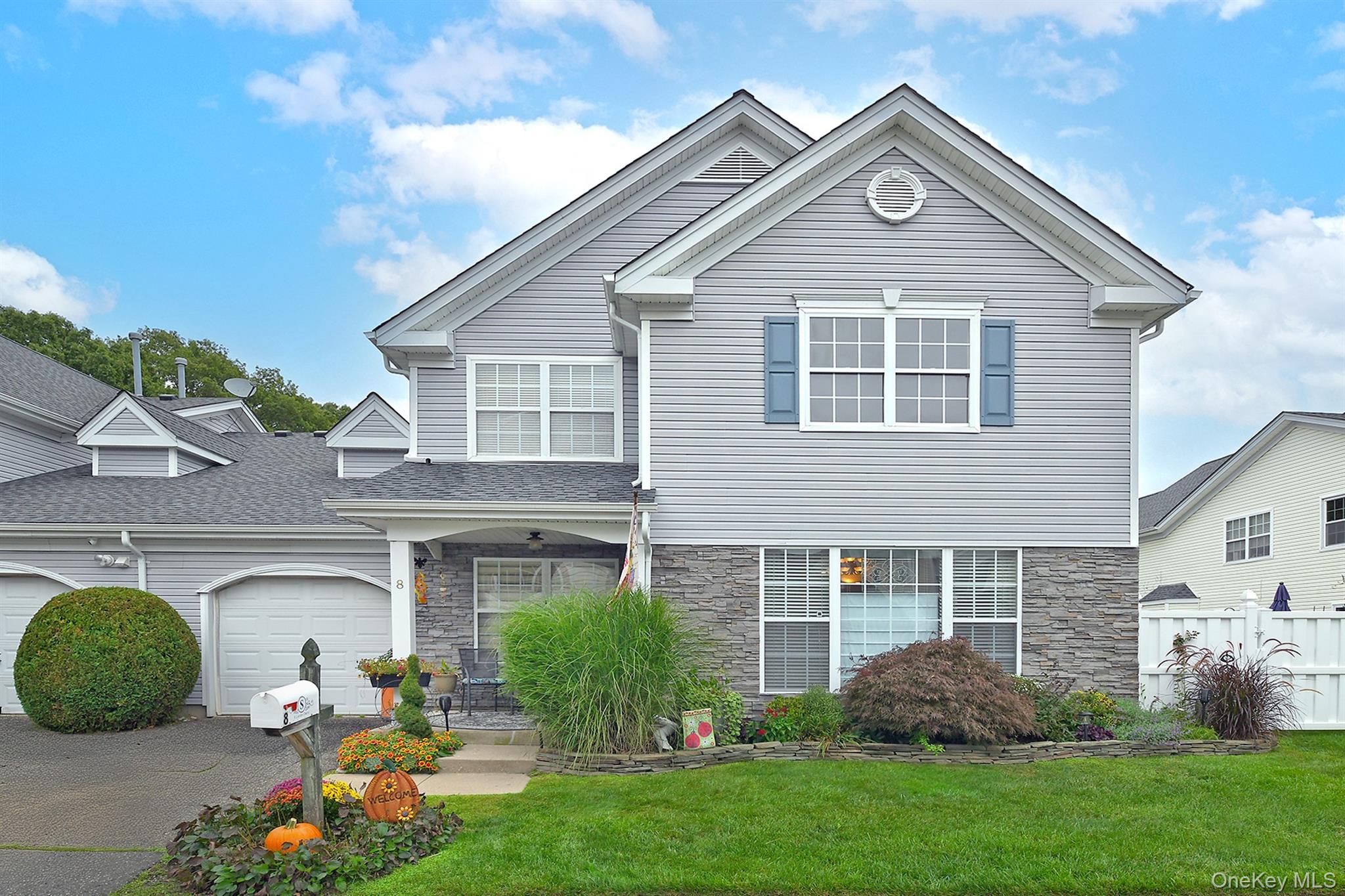 8 Lavern Drive Property Photo 1
