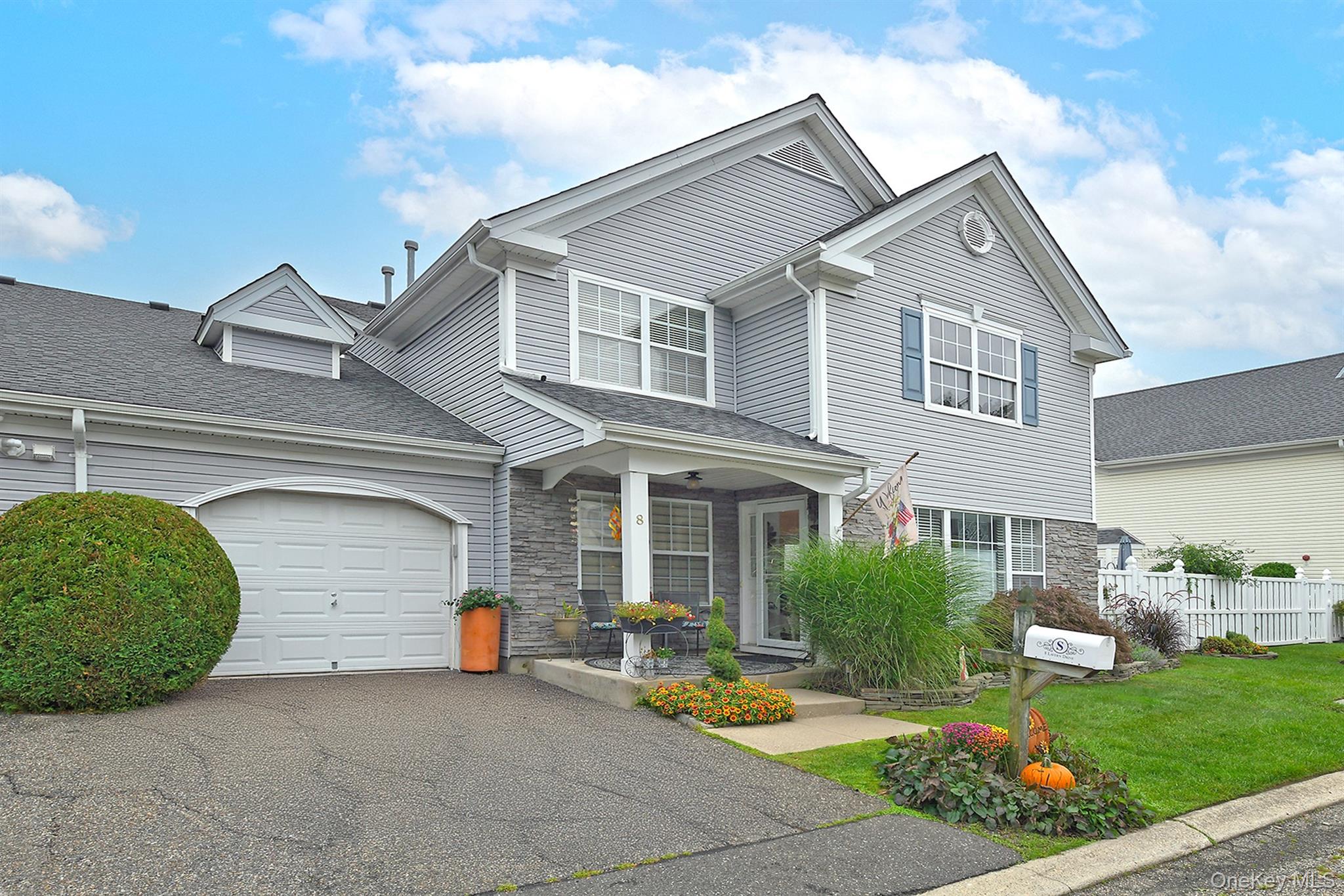 8 Lavern Drive Property Photo 3