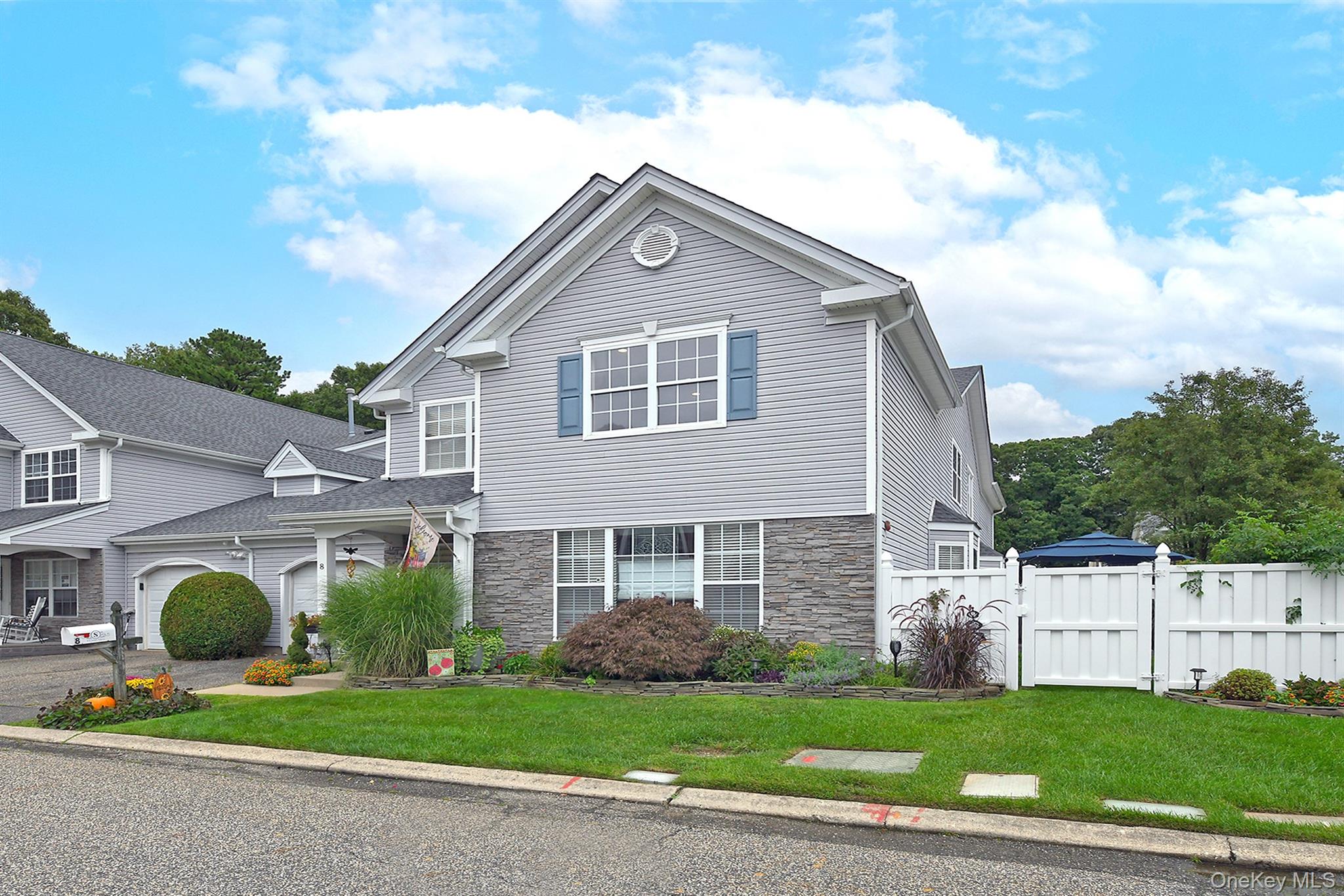8 Lavern Drive Property Photo 4