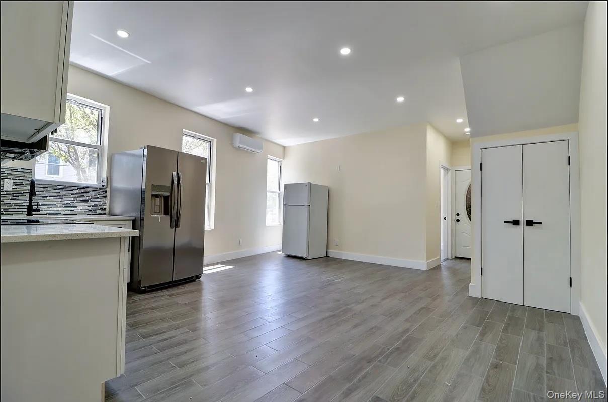 7529 62nd Street Property Photo 9
