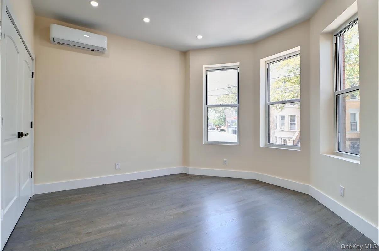 7529 62nd Street Property Photo 10