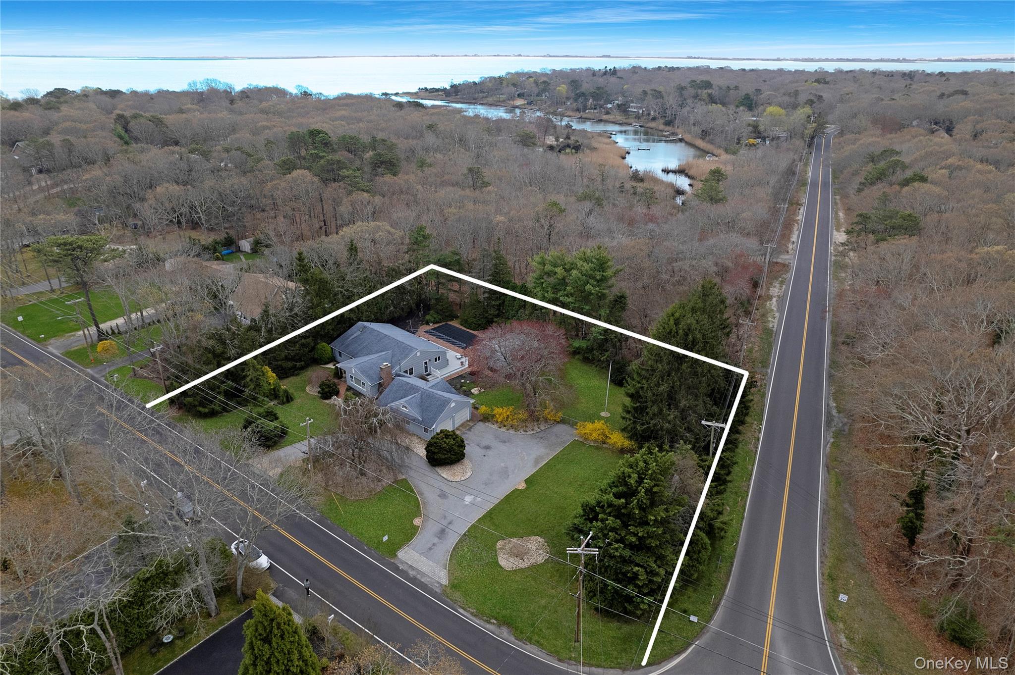 25 Squires Avenue Property Photo 3