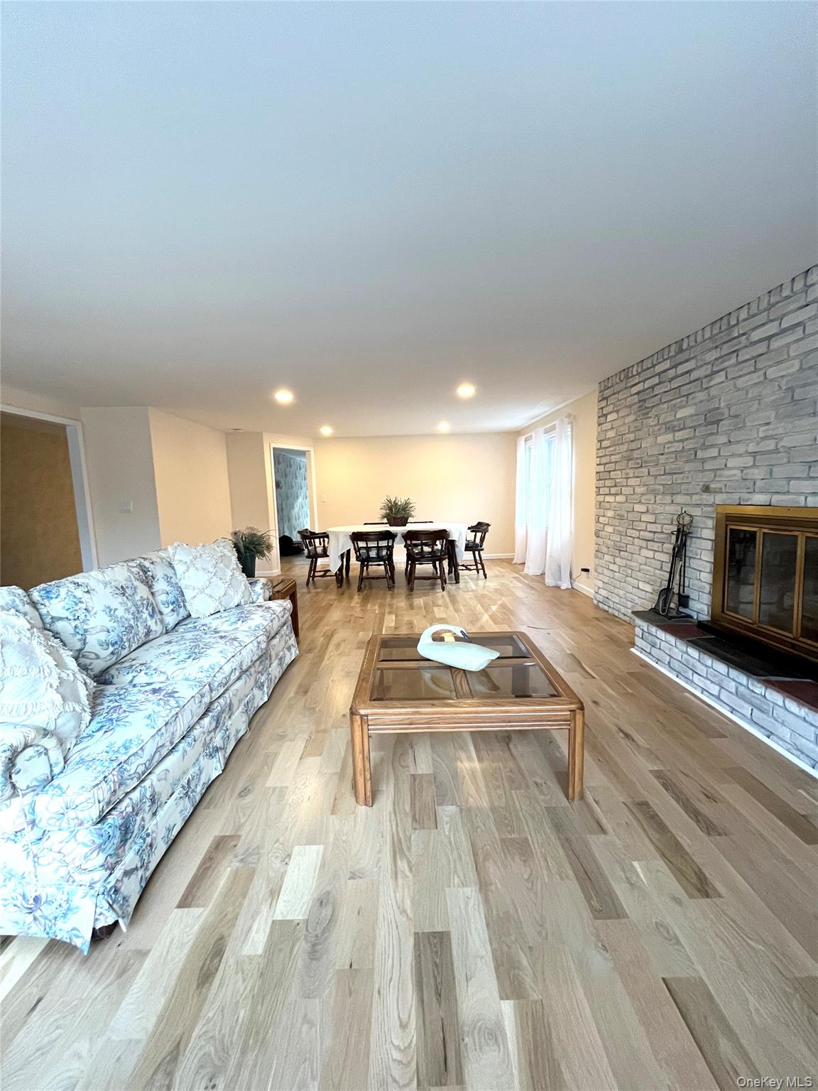 25 Squires Avenue Property Photo 5