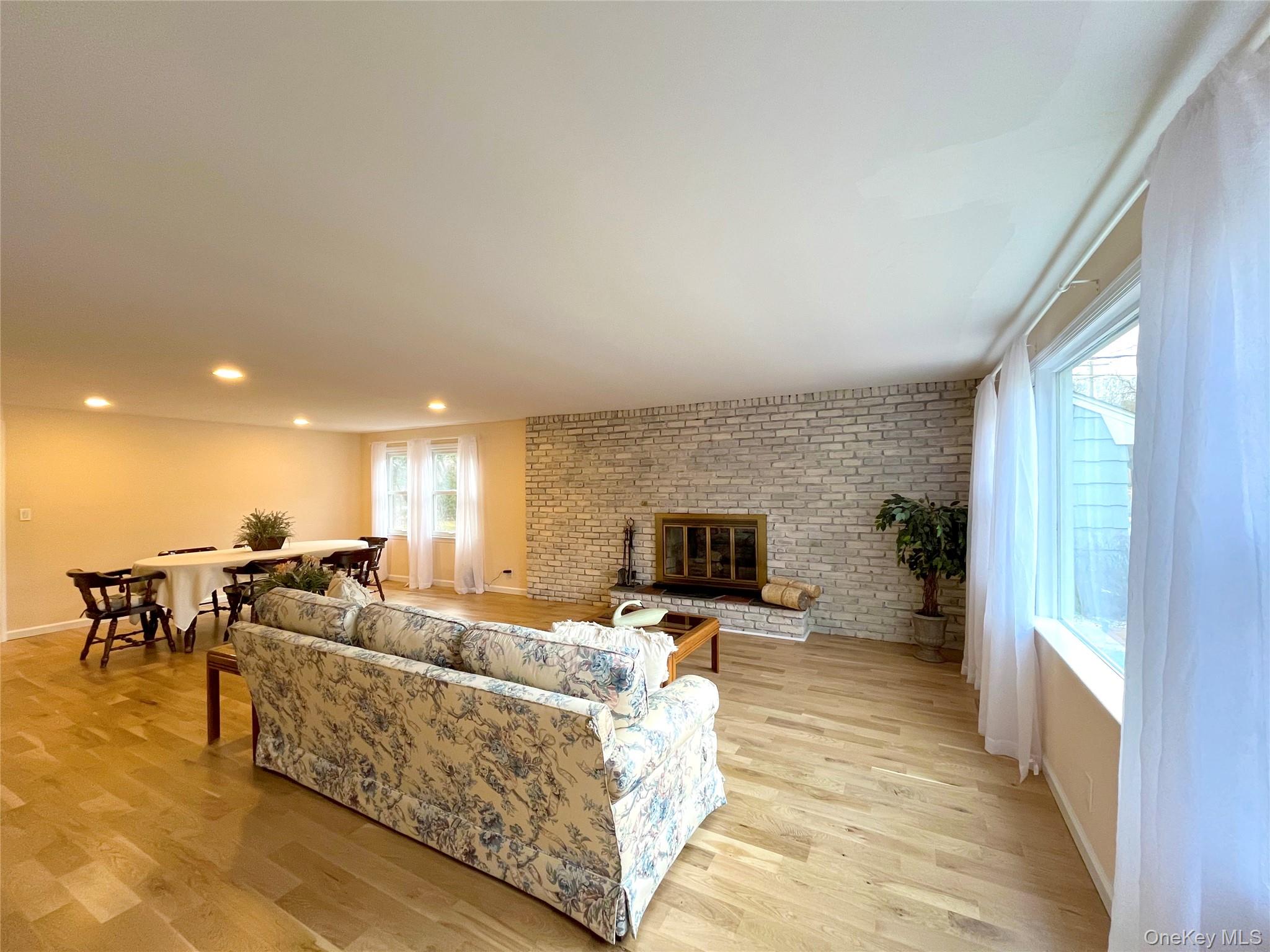 25 Squires Avenue Property Photo 7