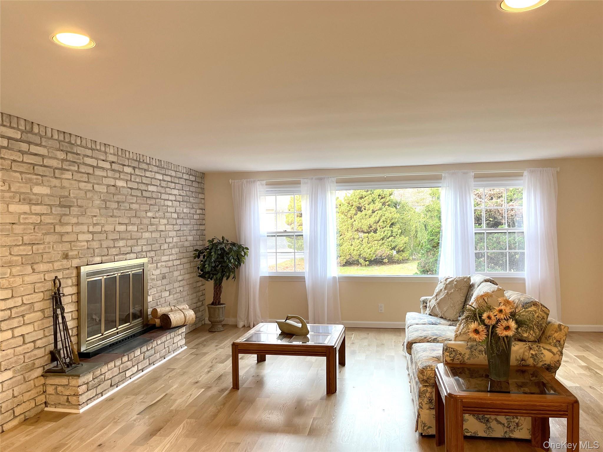 25 Squires Avenue Property Photo 8